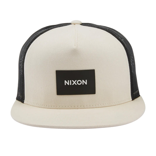 Nixon Team Trucker Hat Cream/Black. Foto da parte da frente.