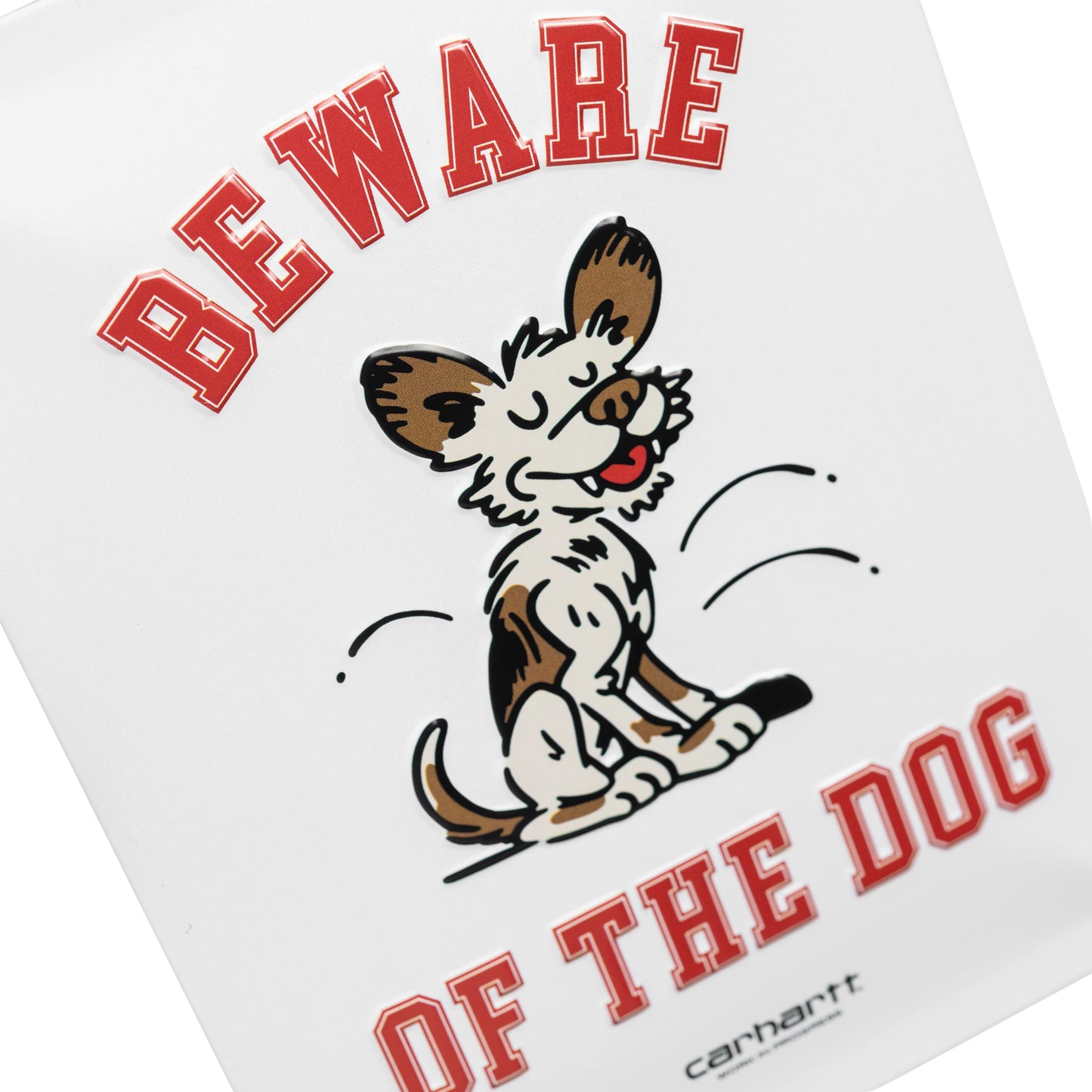 Placa Carhartt WIP Wild Dog Beware em Multicolor. Foto em detalhe do sinal.