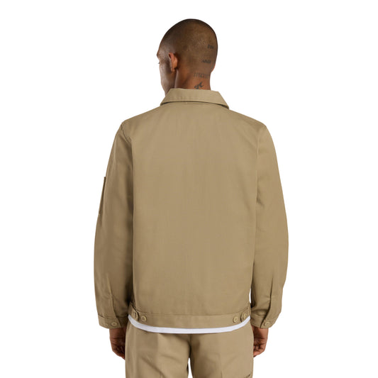 Casaco unissexo Dickies Unlined Eisenhower em Khaki. Foto da parte de trás, vestido.