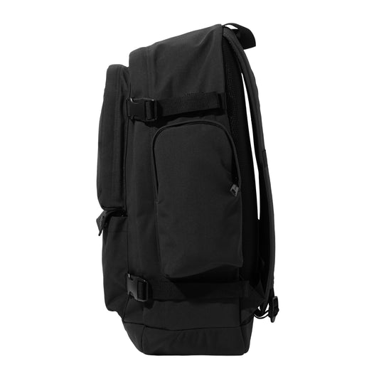 Carhartt WIP Kayton Backpack Black. Foto da lateral esquerda.