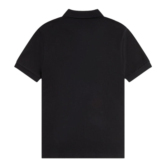 Polo de manga curta Fred Perry The Fred Perry Shirt em Black/ Whisky Brown. Foto da parte de trás.