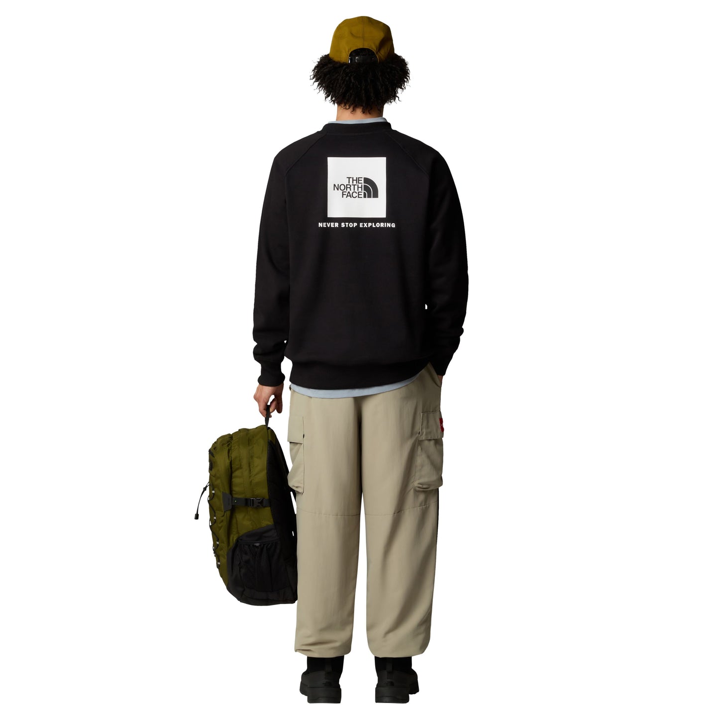 Sweat para homem The North Face Raglan Redbox em TNF Black. Foto da parte de trás, vestida.