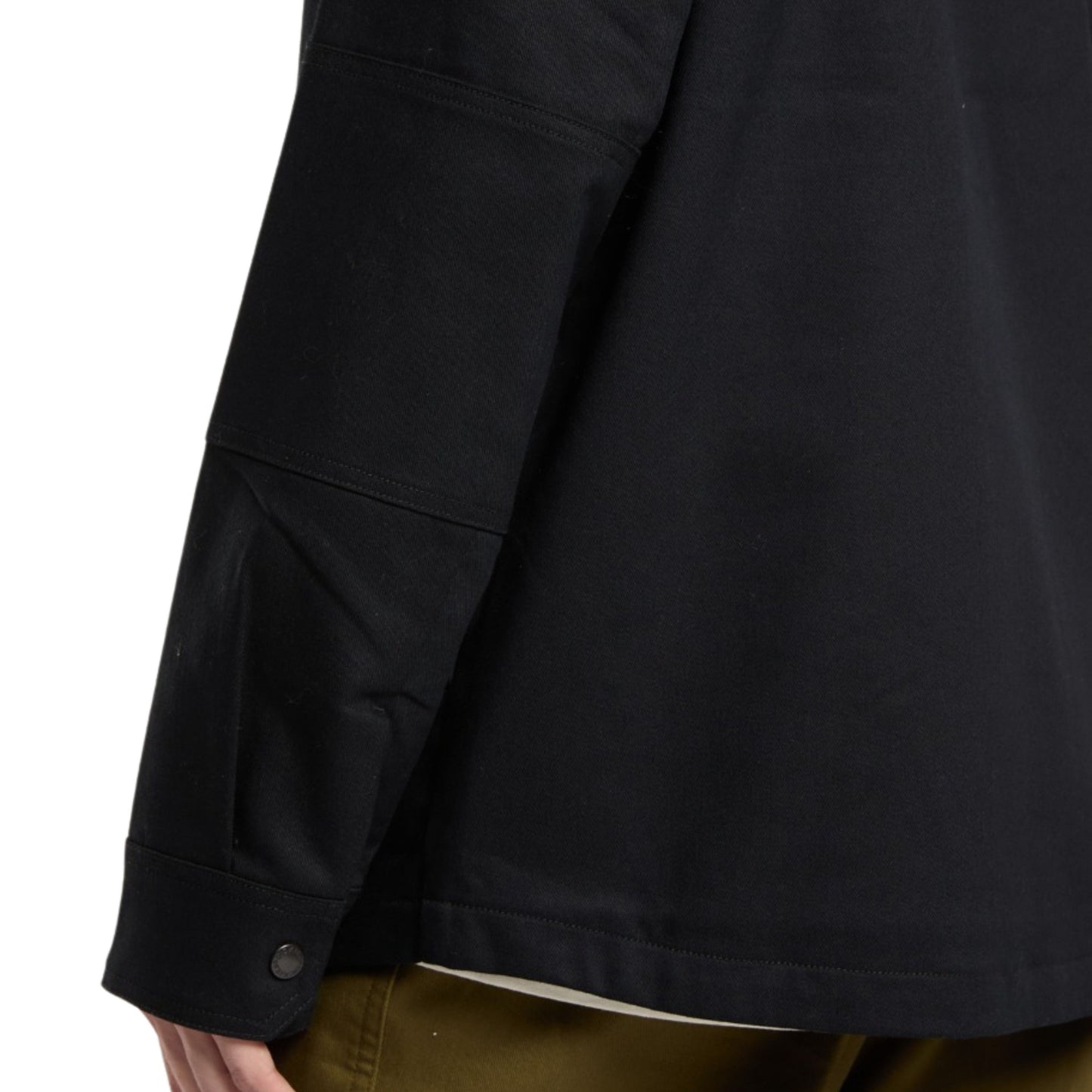 Casaco camiseiro para homem Dickies Mike Anderson Lined Flex Duck em Preto. Foto de detalhe do punho e reforço do cotovelo.