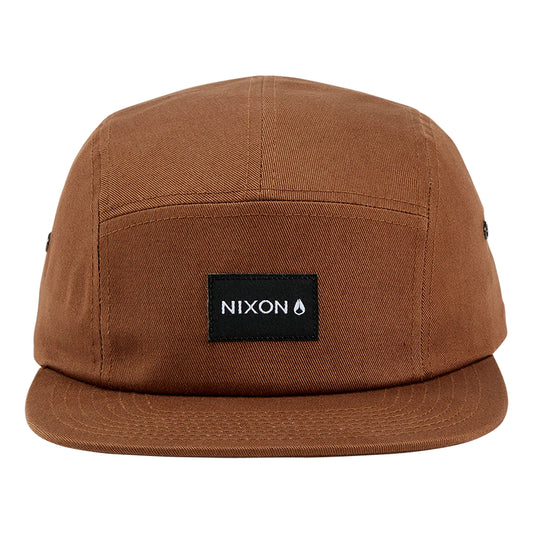 Nixon Mikey Strapback Hat Brown. Foto de frente.