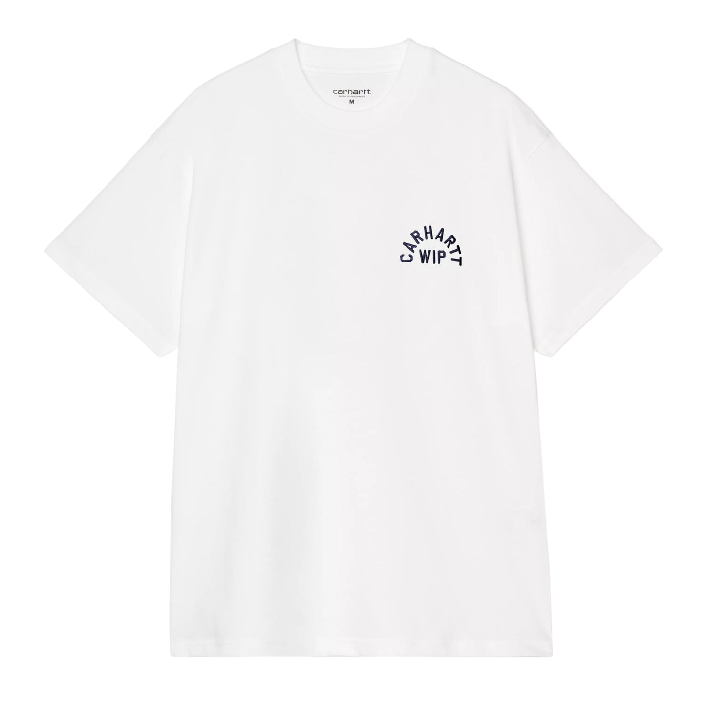 T-shirt Carhartt WIP S/S Arch Script em White / Dark Navy — vista frontal, produto sem modelo, algodão orgânico branco, corte solto, decote redondo, etiqueta "carhartt / M" visível no interior do colarinho, bordado tipográfico "CARHARTT WIP" em arco azul-marinho escuro no peito esquerdo, fundo branco.