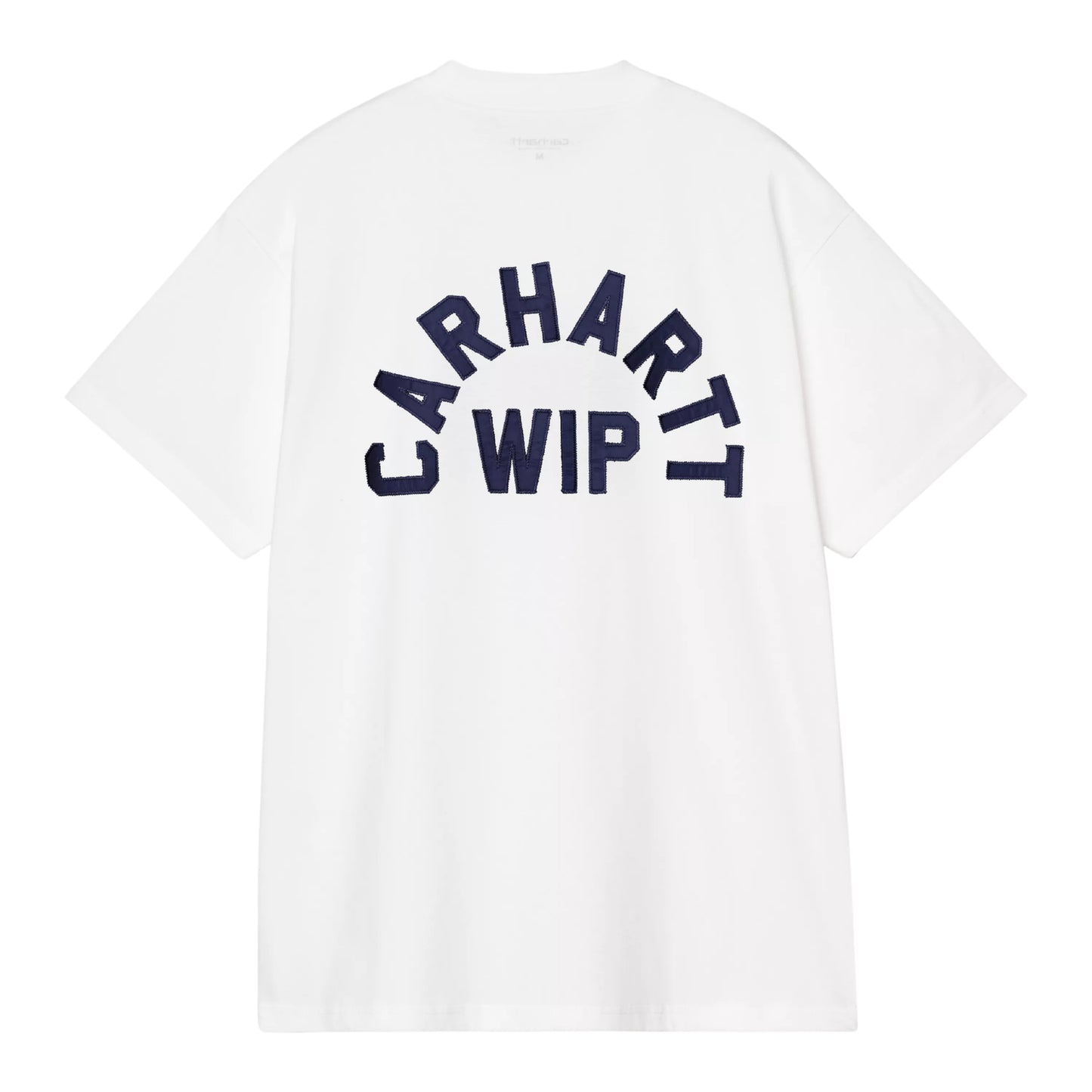 T-shirt Carhartt WIP S/S Arch Script em White / Dark Navy — vista traseira, produto sem modelo, algodão orgânico branco, corte solto, apliques tipográficos "CARHARTT WIP" em arco azul-marinho escuro nas costas com letras em relevo costuradas em jersey, semicírculo decorativo abaixo do texto, fundo branco.