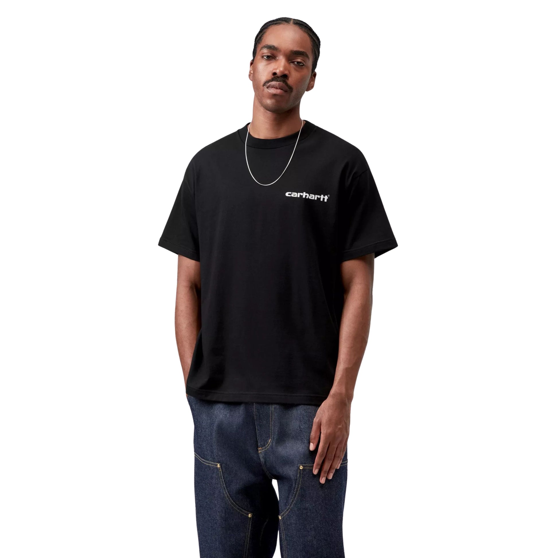 T-Shirt de manga curta para homem Carhartt WIP Archive Script em Preto. Foto da parte da frente, vestida.