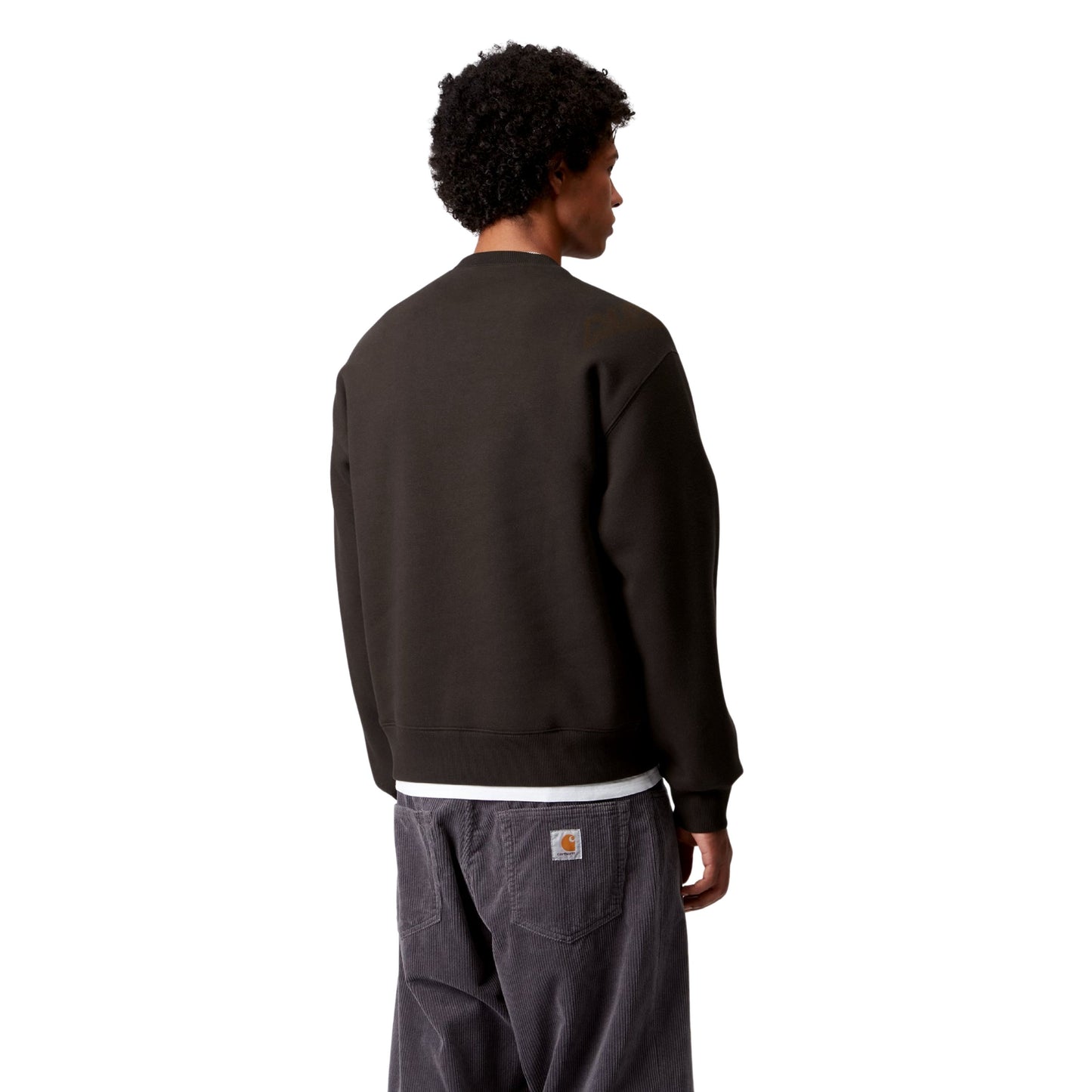 Sweat para homem Carhartt WIP Big School em Tobacco. Foto da parte de trás, vestida.