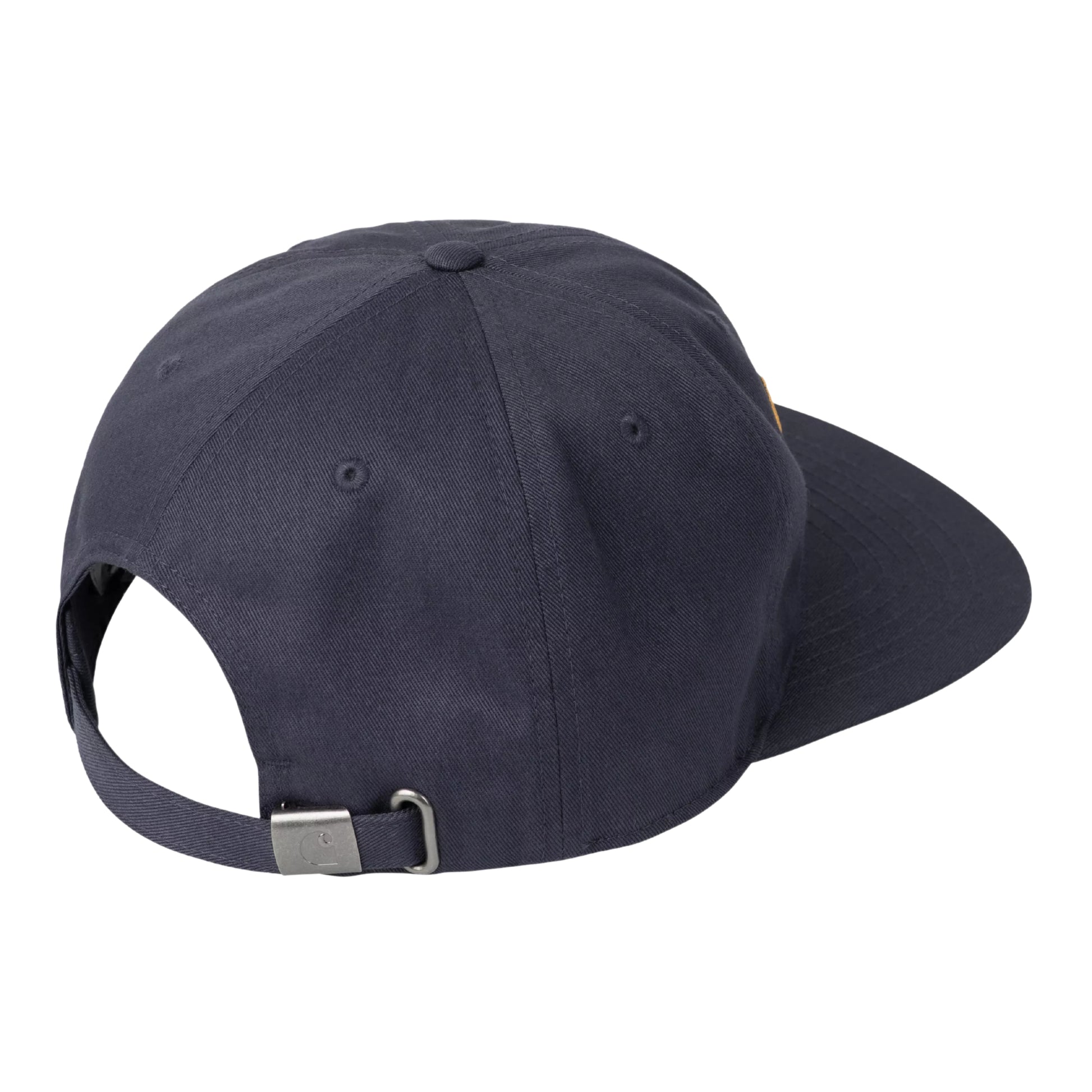 Boné Carhartt WIP Blackletter Cap em Dark Navy — vista de costas sem modelo, correia ajustável em sarja azul-marinho com fivela metálica prateada, pala plana, fundo branco.