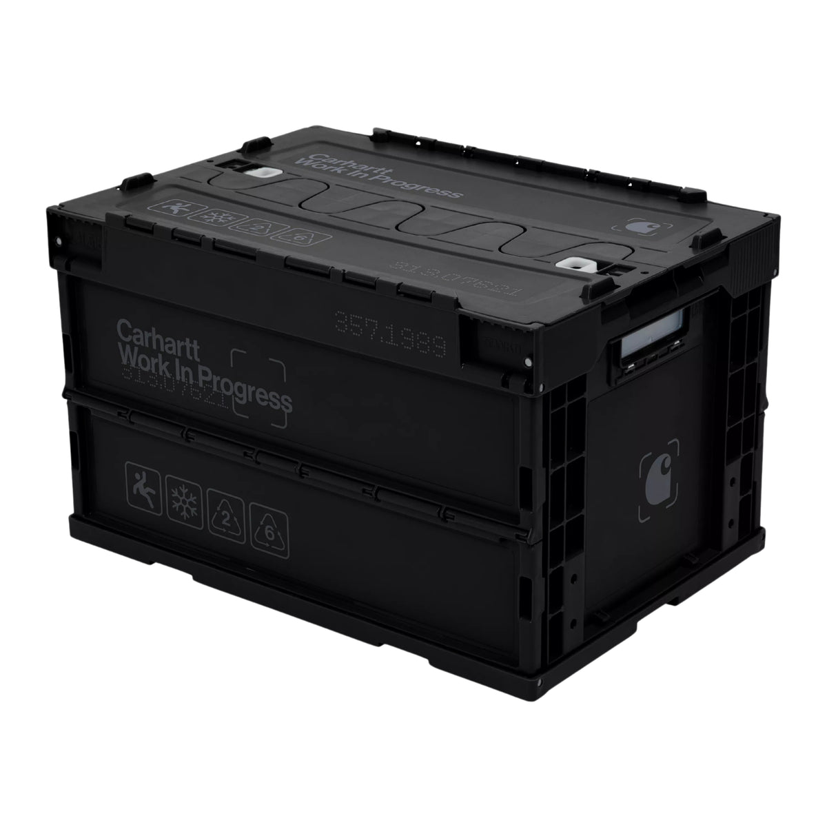 Caixa dobrável Carhartt WIP Boxed Foldable Container em Preto/Cinza — caixa montada com tampa fechada e fixada, vista de três quartos, gráficos Carhartt Work In Progress e ícone C em cinza na lateral e tampa, pegas laterais visíveis, fundo branco.