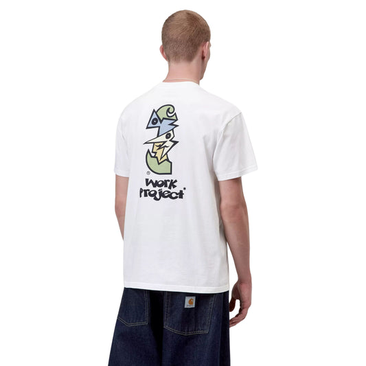 T-Shirt de manga curta para homem Carhartt WIP Cubist em Branco. Foto da parte de trás, vestida.