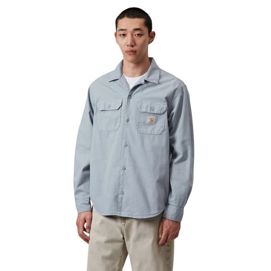 Camisa de manga comprida para homem Carhartt WIP Kelsey em Mirror. Foto da parte da frente, vestida.
