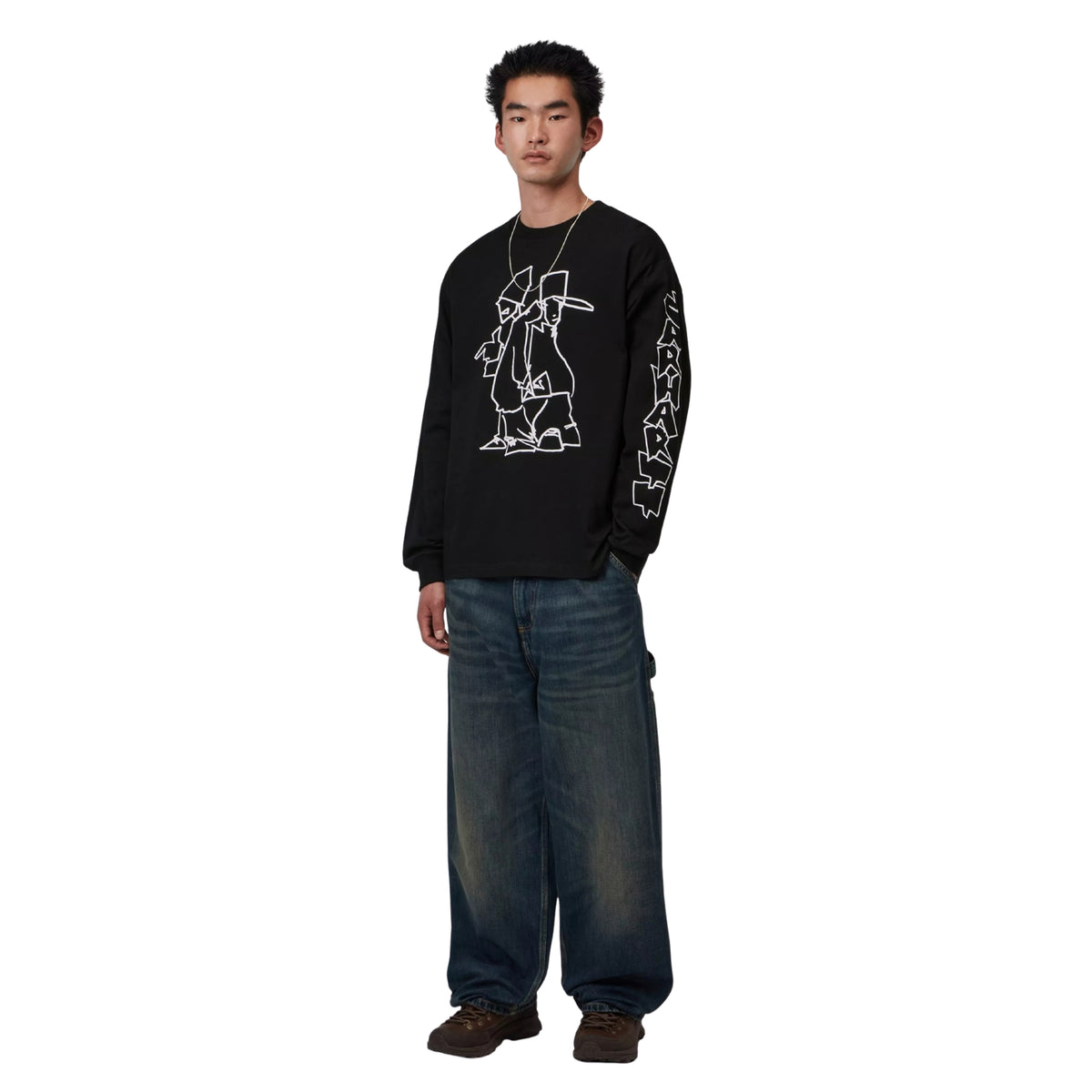T-shirt de manga comprida Carhartt WIP x Blinkerfluid em preto — modelo corpo inteiro de frente, loose fit, com gráfico b-boy no peito e lettering Carhartt na manga.
