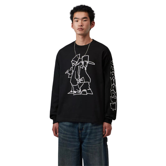 T-shirt de manga comprida Carhartt WIP x Blinkerfluid em preto — modelo de frente, plano médio, com gráfico b-boy line art no peito e lettering graffiti na manga direita.