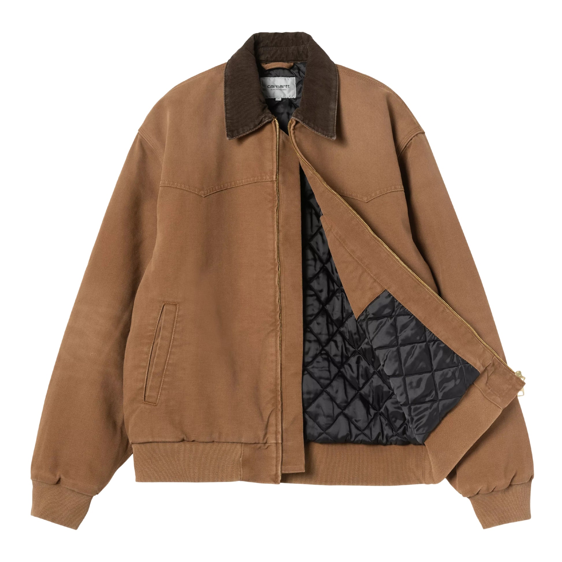Casaco Carhartt WIP OG Santa Fe em WIP H Brown / Tobacco — vista frontal, produto sem modelo, casaco aberto com fecho de correr dourado, lona Dearborn camel, gola bombazine castanho-escuro, forro acolchoado em losango preto visível no interior, bolso lateral com debrum, bainha em malha rip canelada, etiqueta Carhartt interior na gola, fundo branco.