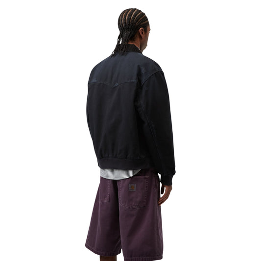 Casaco de homem Carhartt WIP OG Santa Fe em Preto/Preto Grind Washed. Foto da parte de trás, vestido.