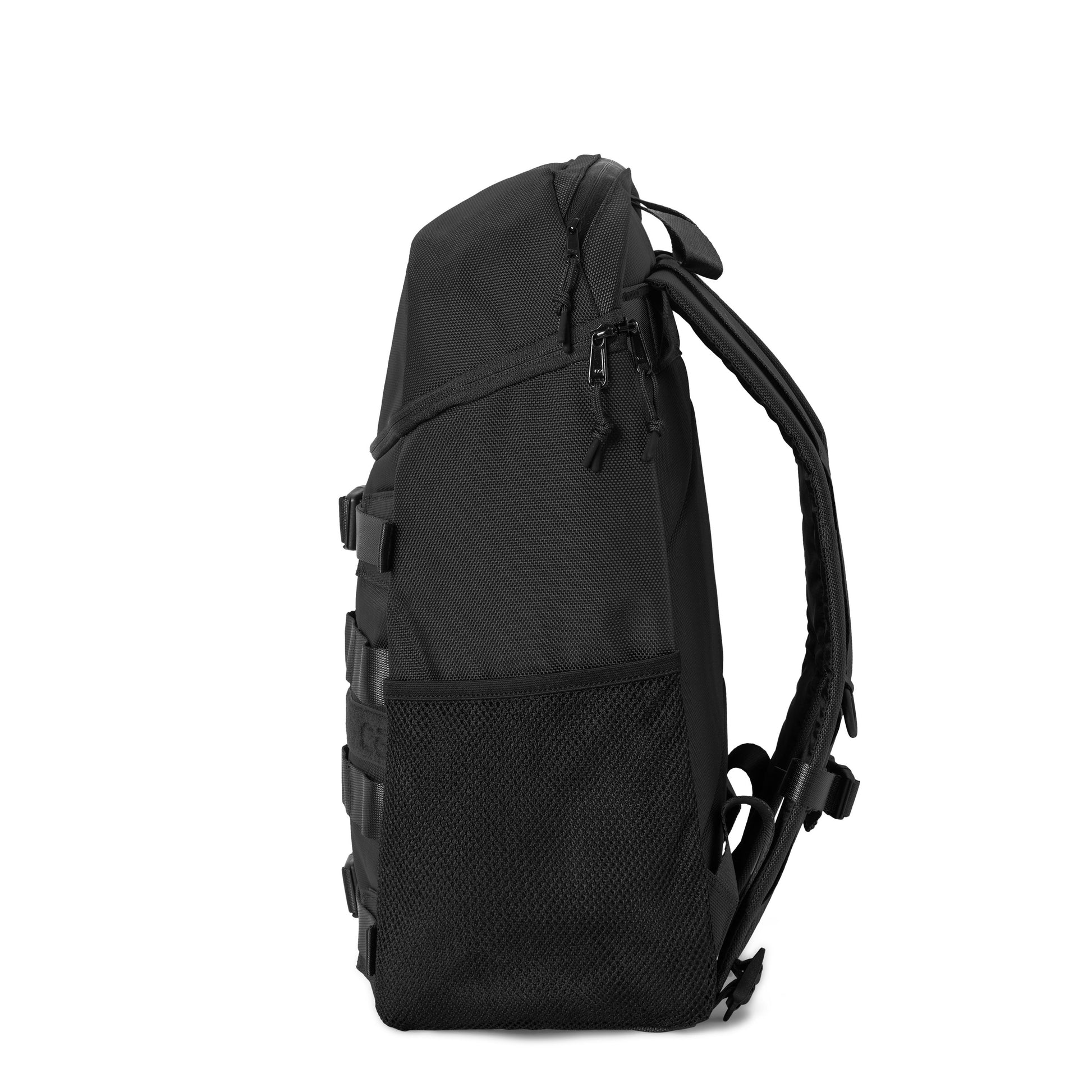 Mochila unissexo Carhartt WIP Prescott em Preto. Foto da lateral.