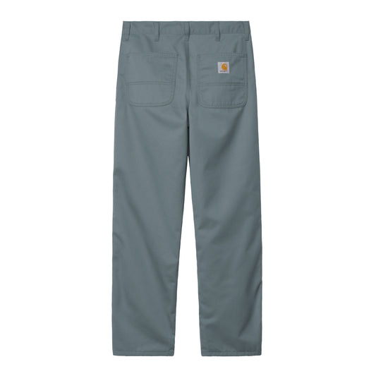 Calça para homem Carhartt WIP Simple em Cozy Blue Rinsed. Foto da parte de trás.