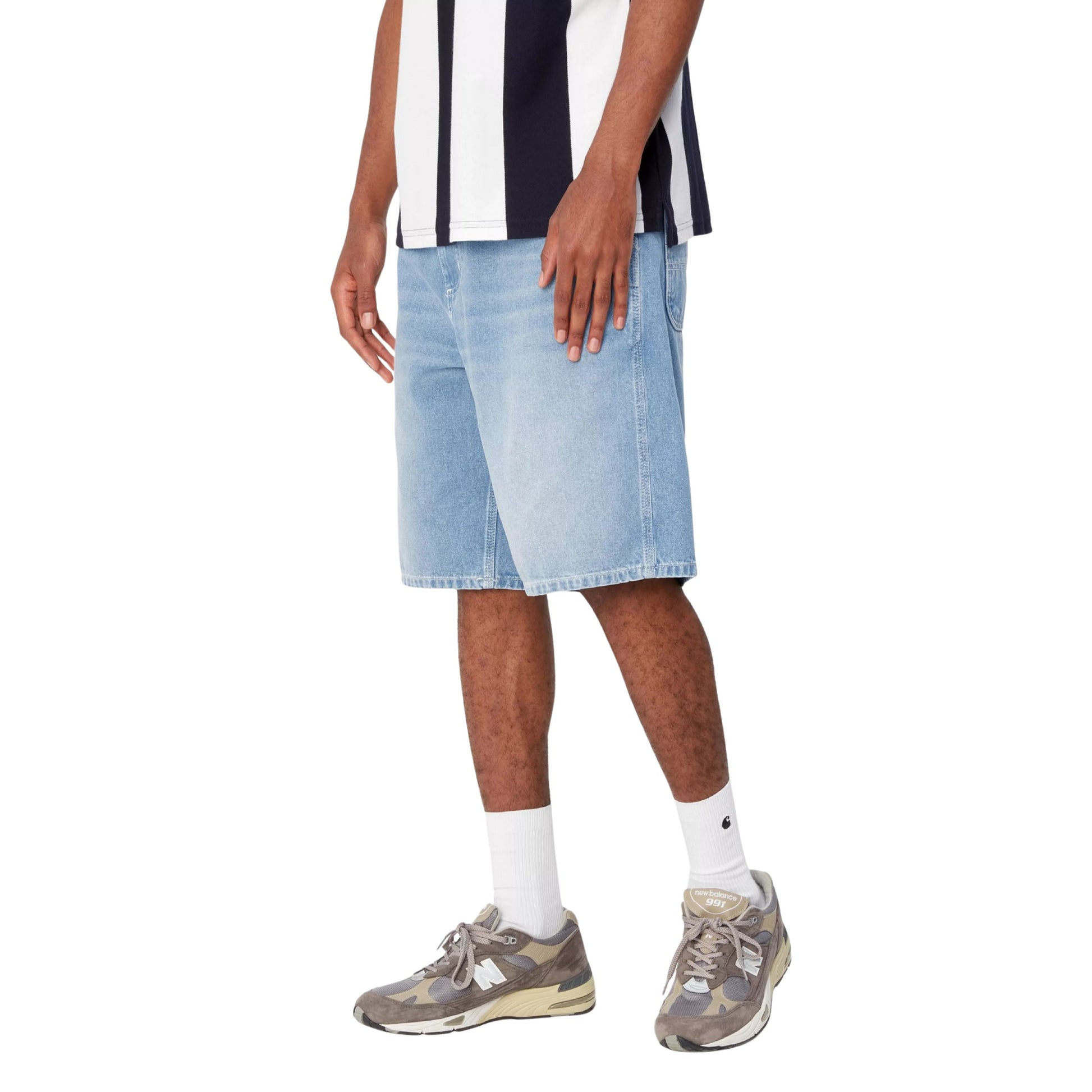 Calções de ganga para homem Carhartt WIP Simple em Azul light true washed. Foto da parte da frente, vestidos.