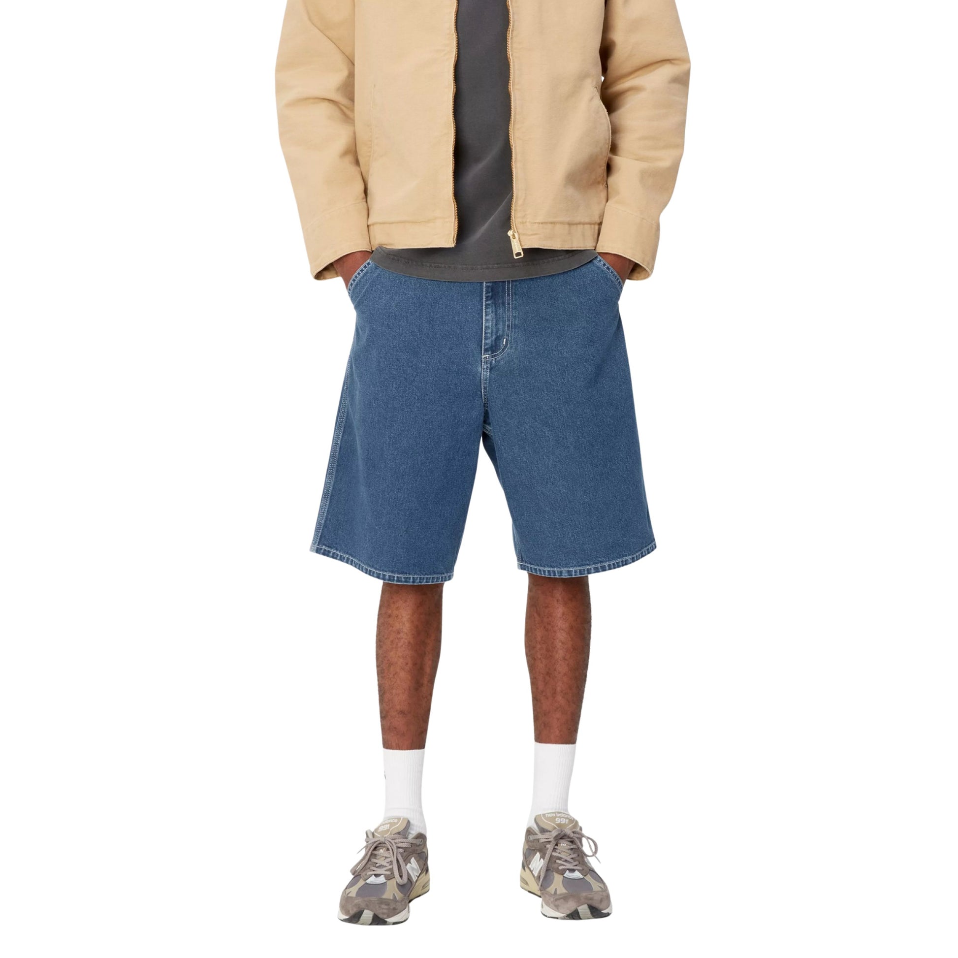 Calções de ganga para homem Carhartt WIP Simple em Azul stone washed. Foto da parte da frente, vestido.