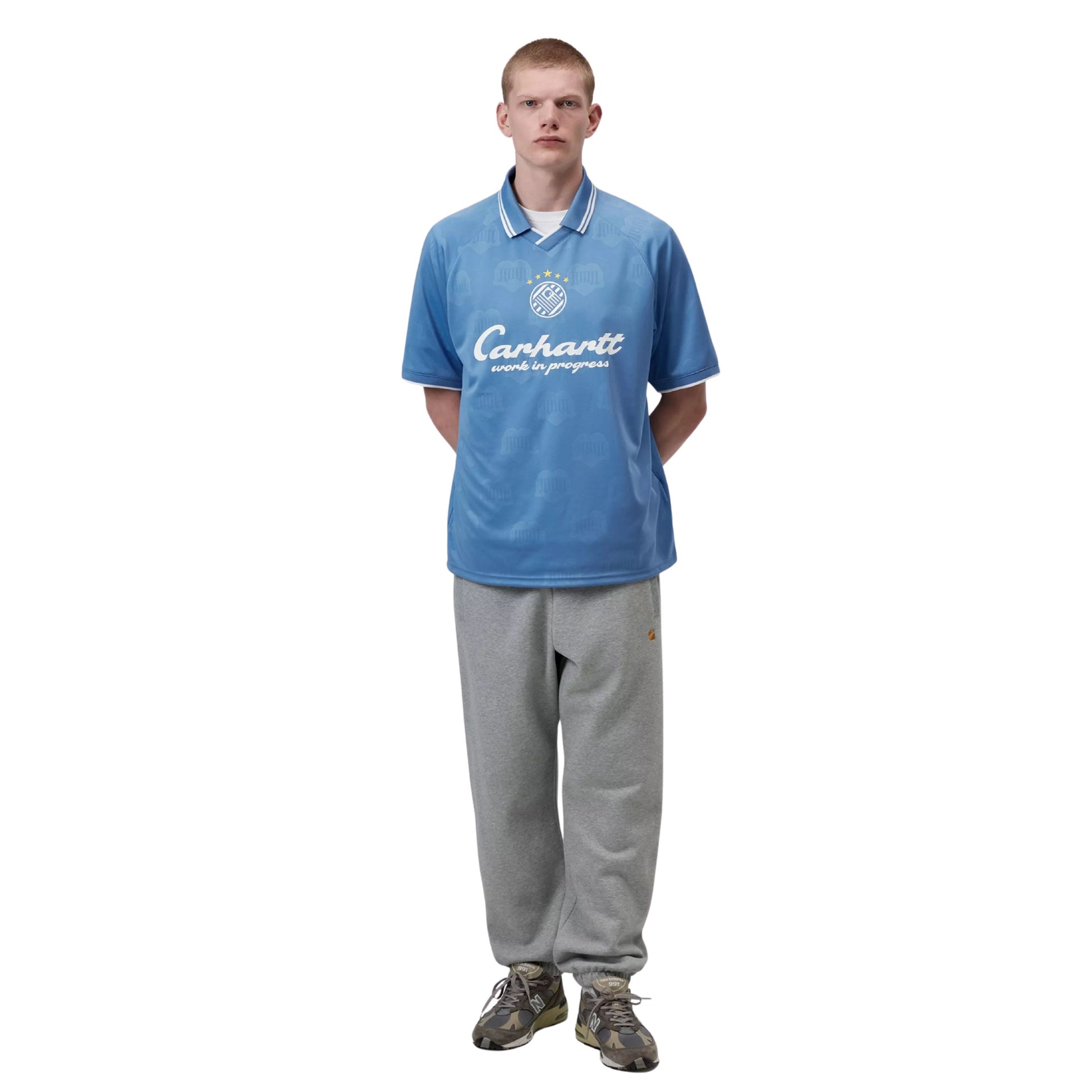 T-Shirt de futebol com manga curta para homem Carhartt WIP Terrace em Heart Train Jacquard, Curacao. Foto da parte da frente, vestida.