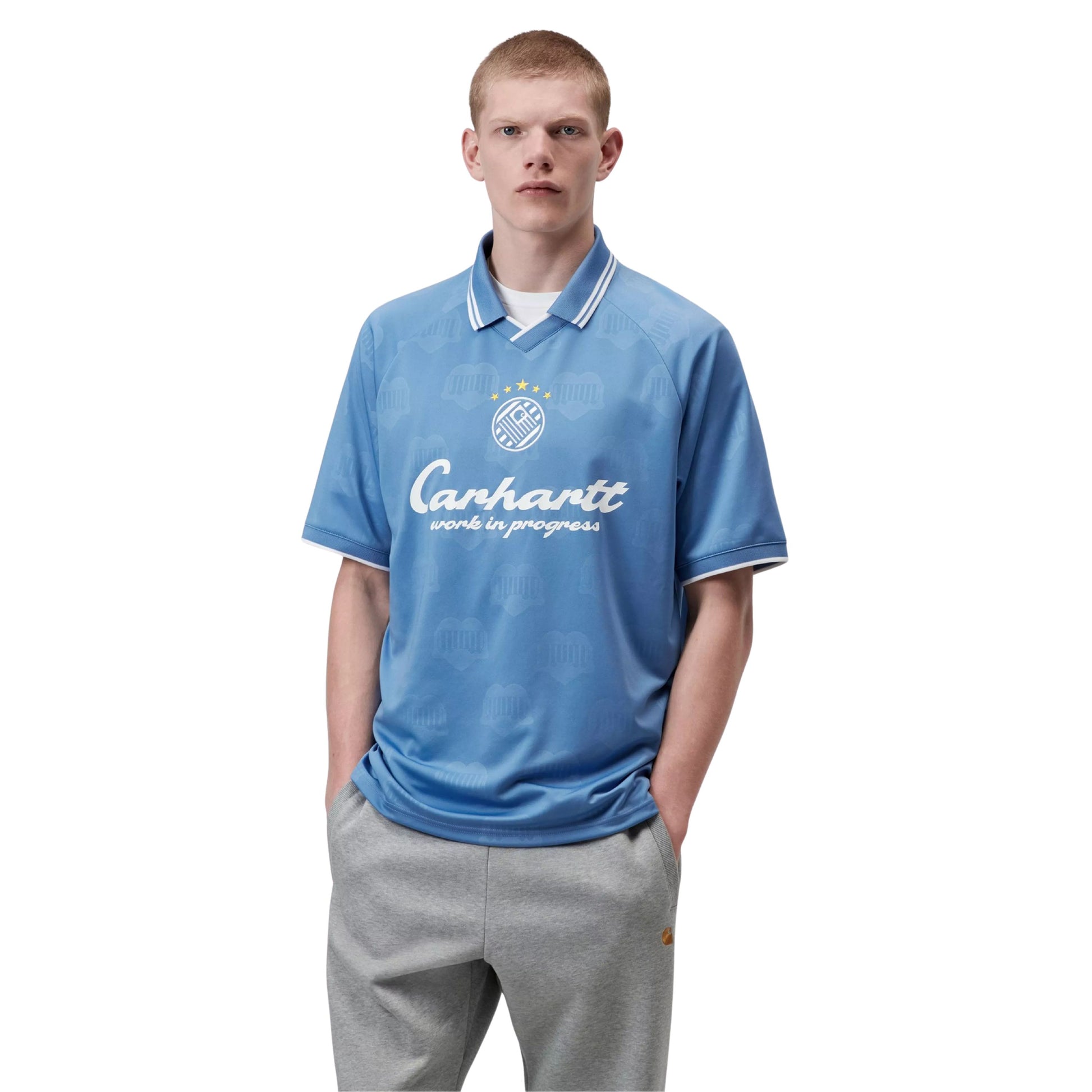 T-Shirt de futebol com manga curta para homem Carhartt WIP Terrace em Heart Train Jacquard, Curacao. Foto da parte da frente, vestida.