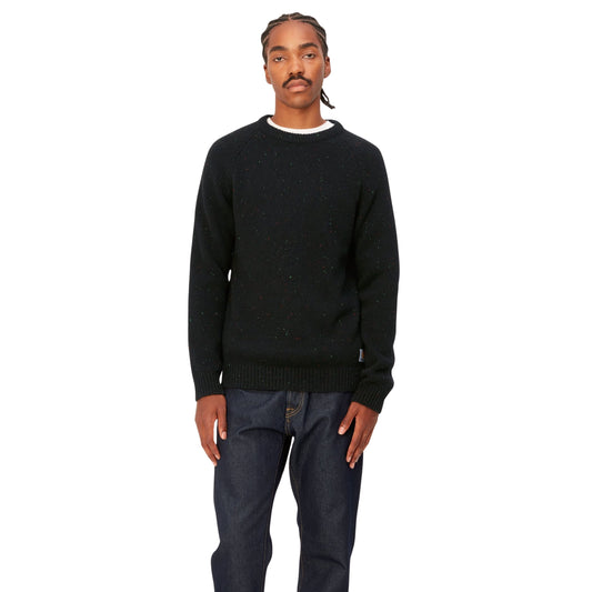 Camisola de malha para homem Carhartt WIP Anglistic em Speckled Black. Foto da parte da frente, vestida.