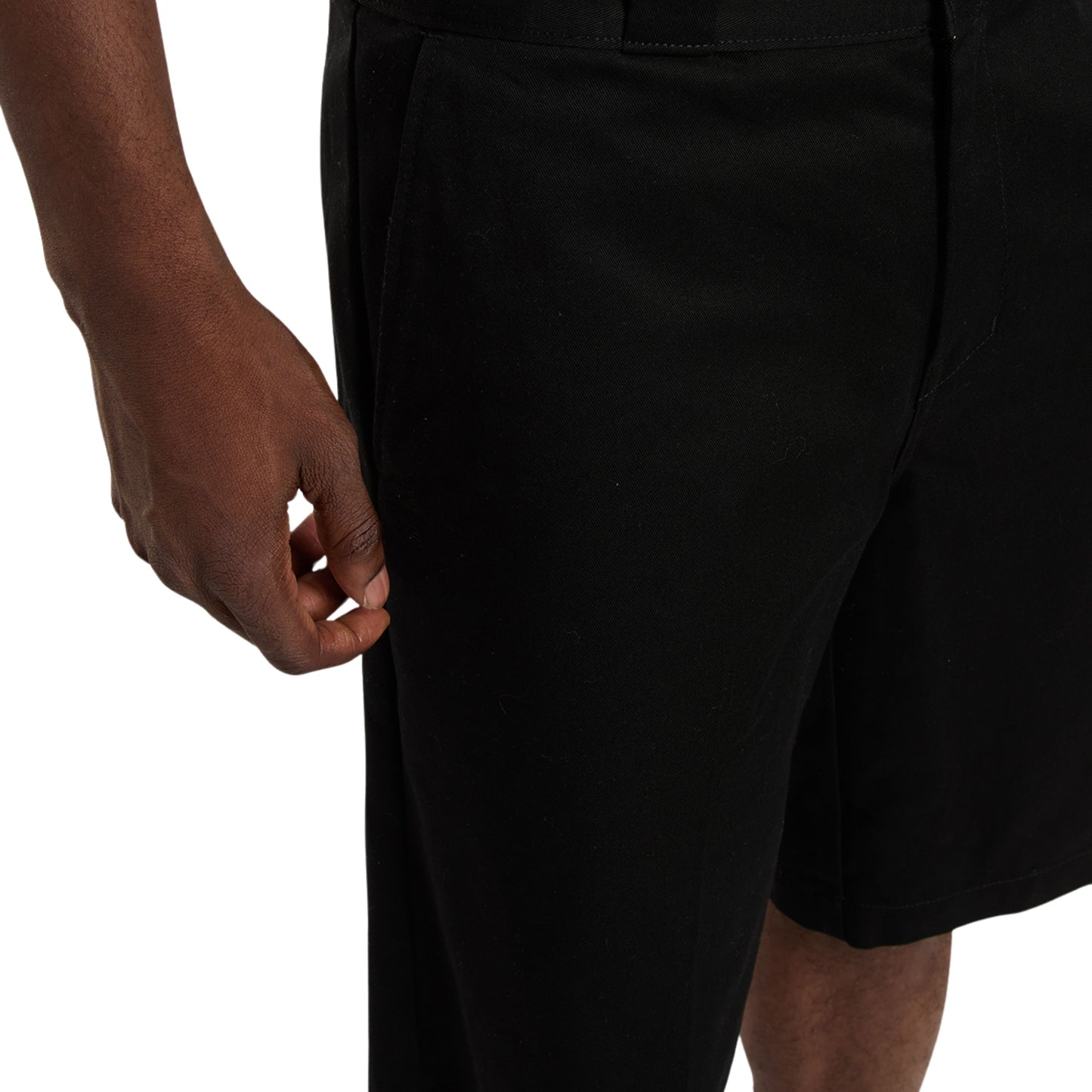 Calções de homem Dickies 247 em Preto. Foto de detalhe da parte da frente.