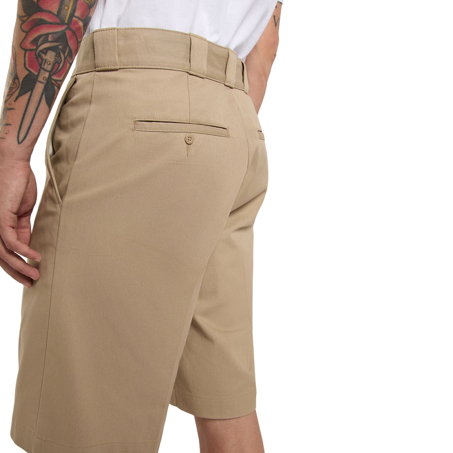 Calções de homem Dickies 247 em Desert Sand. Foto de detalhe da parte de trás.