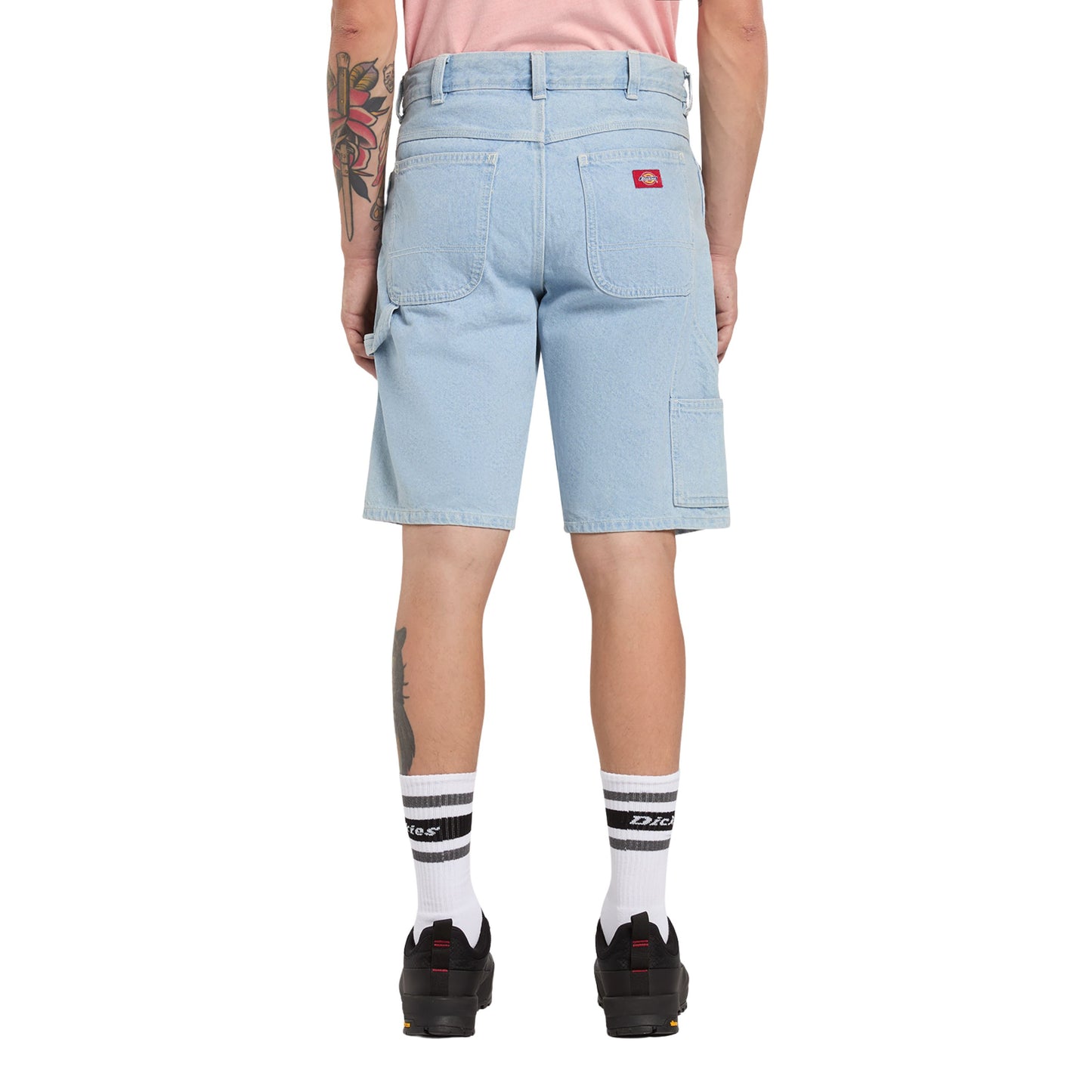Calções de ganga para homem Dickies 993 11 Inch Carpenter em Vintage Blue. Foto da parte de trás, vestidos.
