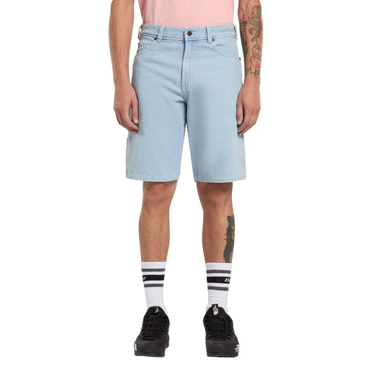 Calções de ganga para homem Dickies 993 11 Inch Carpenter em Vintage Blue. Foto da parte da frente, vestidos.