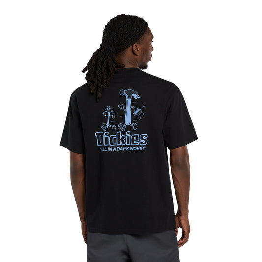 T-Shirt de manga curta para homem Dickies Fairlawn em Preto. Foto da parte de trás, vestida.