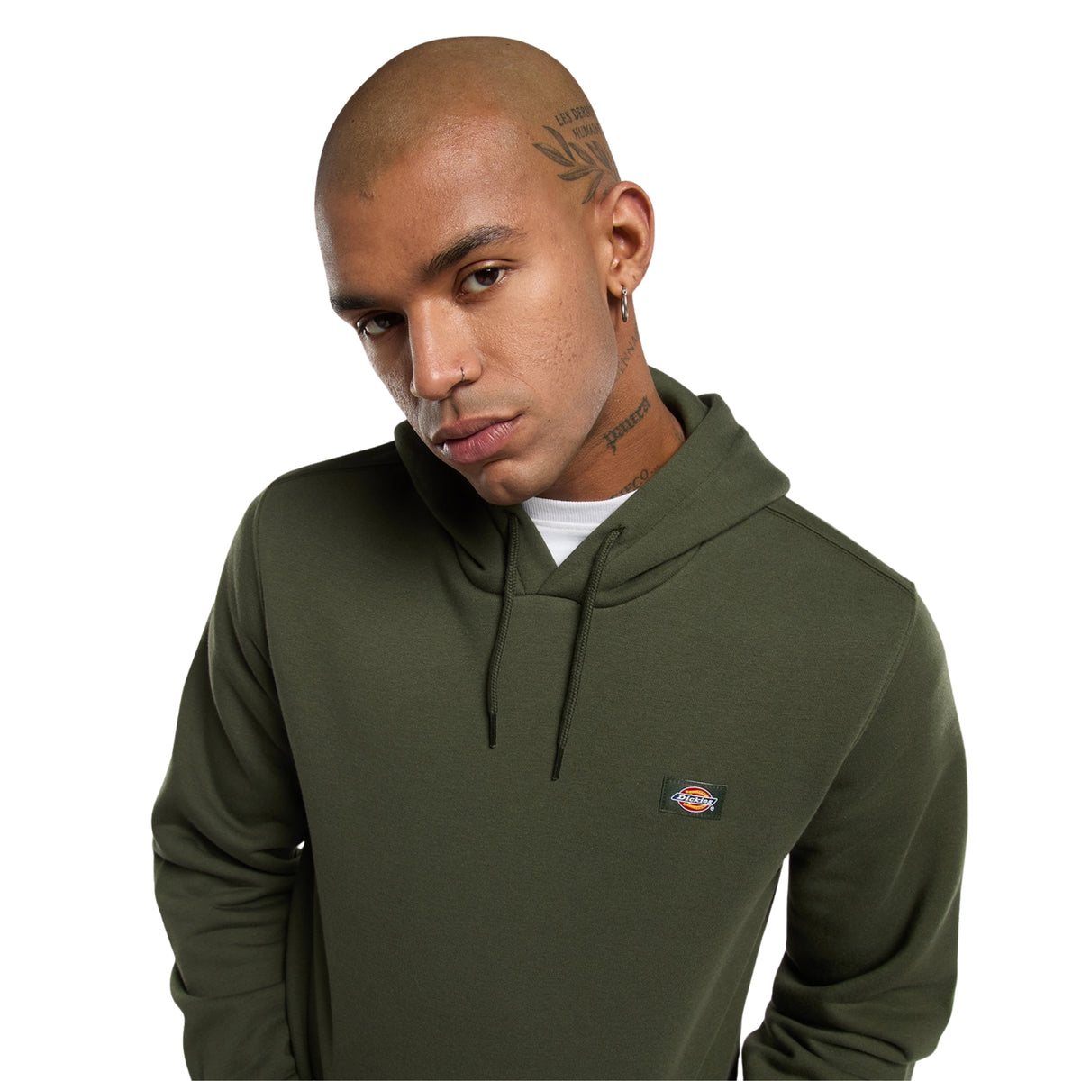 Sweat com carapuço para homem Dickies Oakport em Deep Depths — pormenor frontal do carapuço com cordão e da etiqueta Dickies no peito.