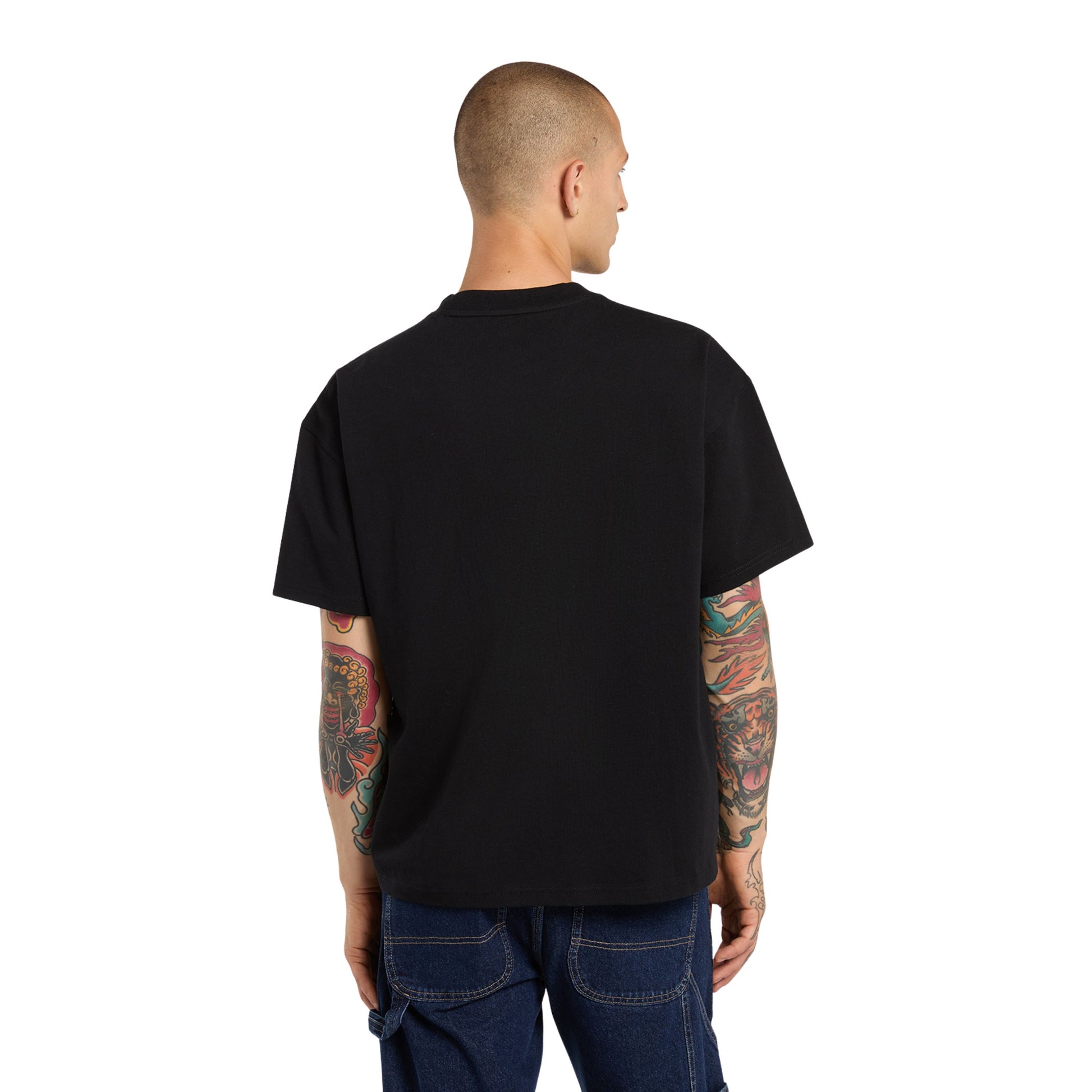T-Shirt de manga curta para homem Dickies Irondale em Preto. Foto da parte de trás, vestida.