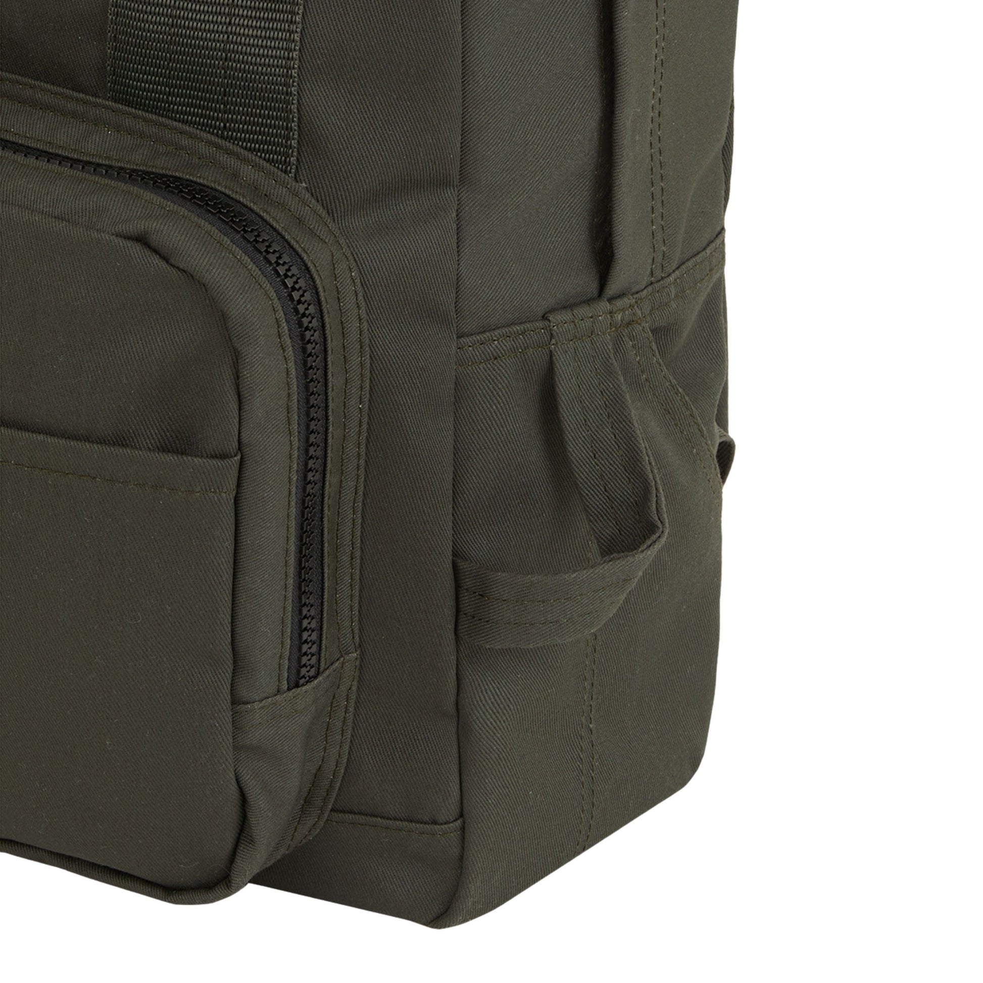 Mochila unissexo Dickies Lisbon em Olive. Foto de detalhe da parte da frente.