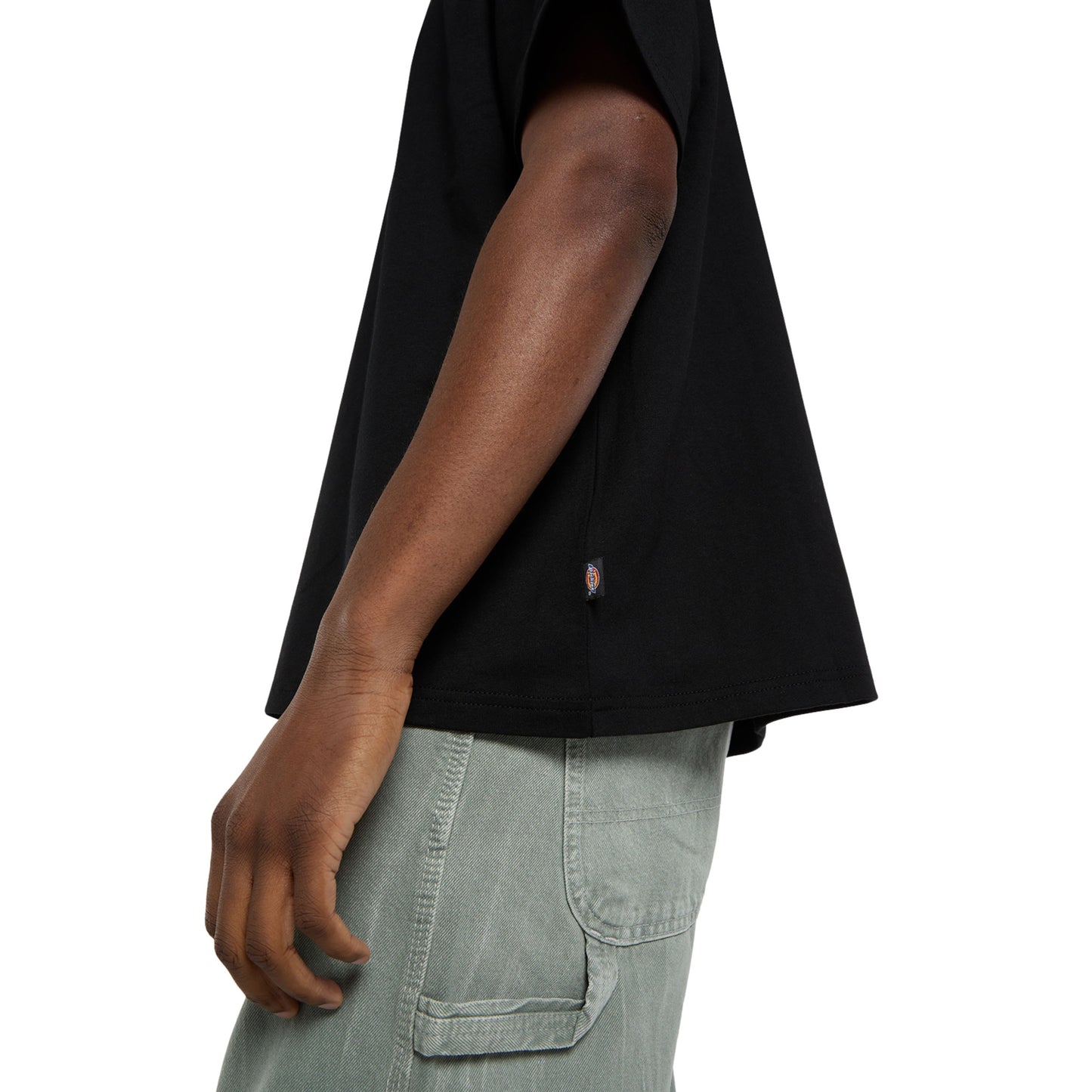 T-Shirt de manga curta para homem Dickies Loose Wave em Preto. Foto de detalhe da lateral, vestida.