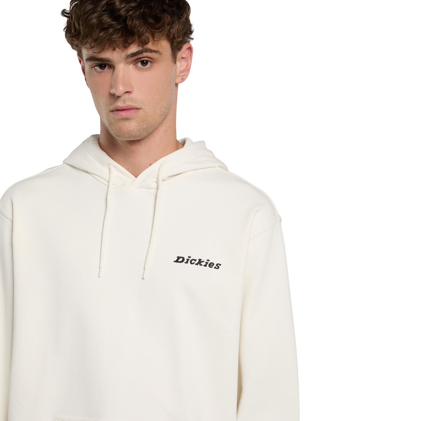 Sweat com carapuço para homem Dickies Loretto em Ecru. Foto de detalhe da parte da frente, vestida.