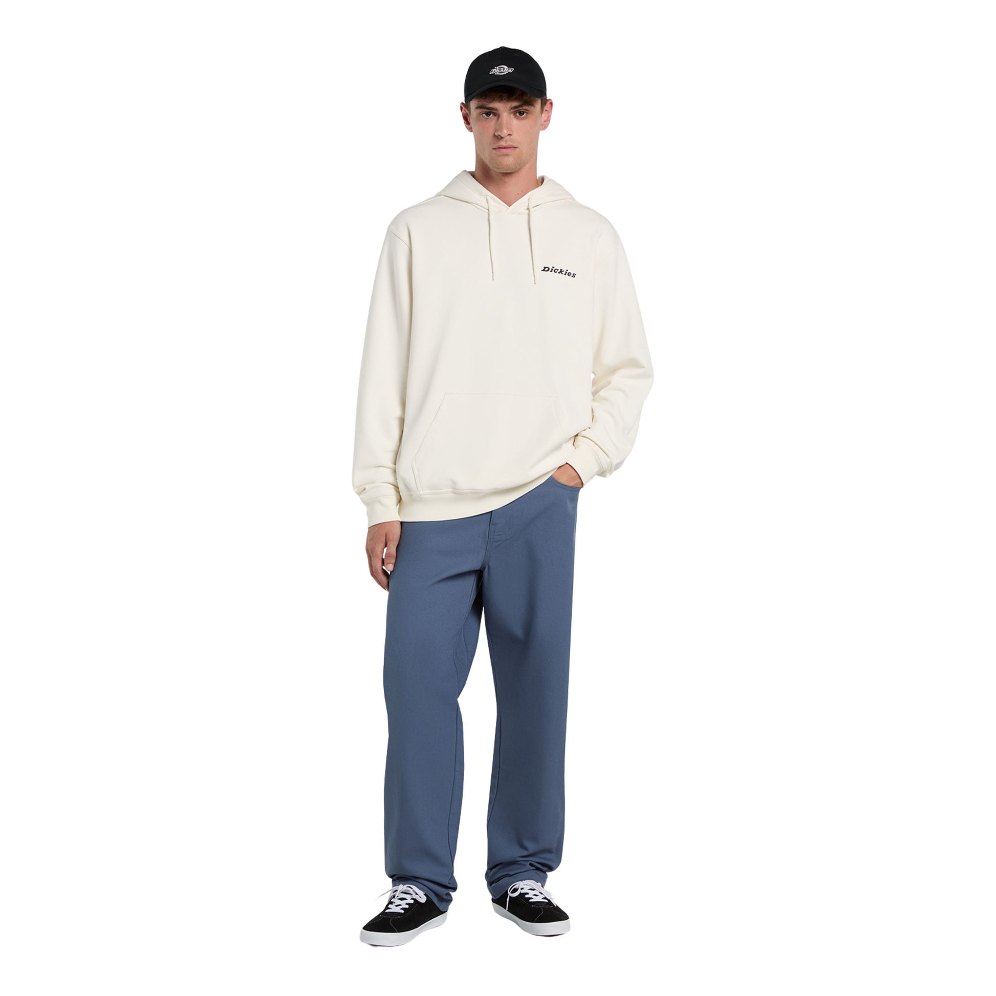 Sweat com carapuço para homem Dickies Loretto em Ecru. Foto da parte da frente, vestida.