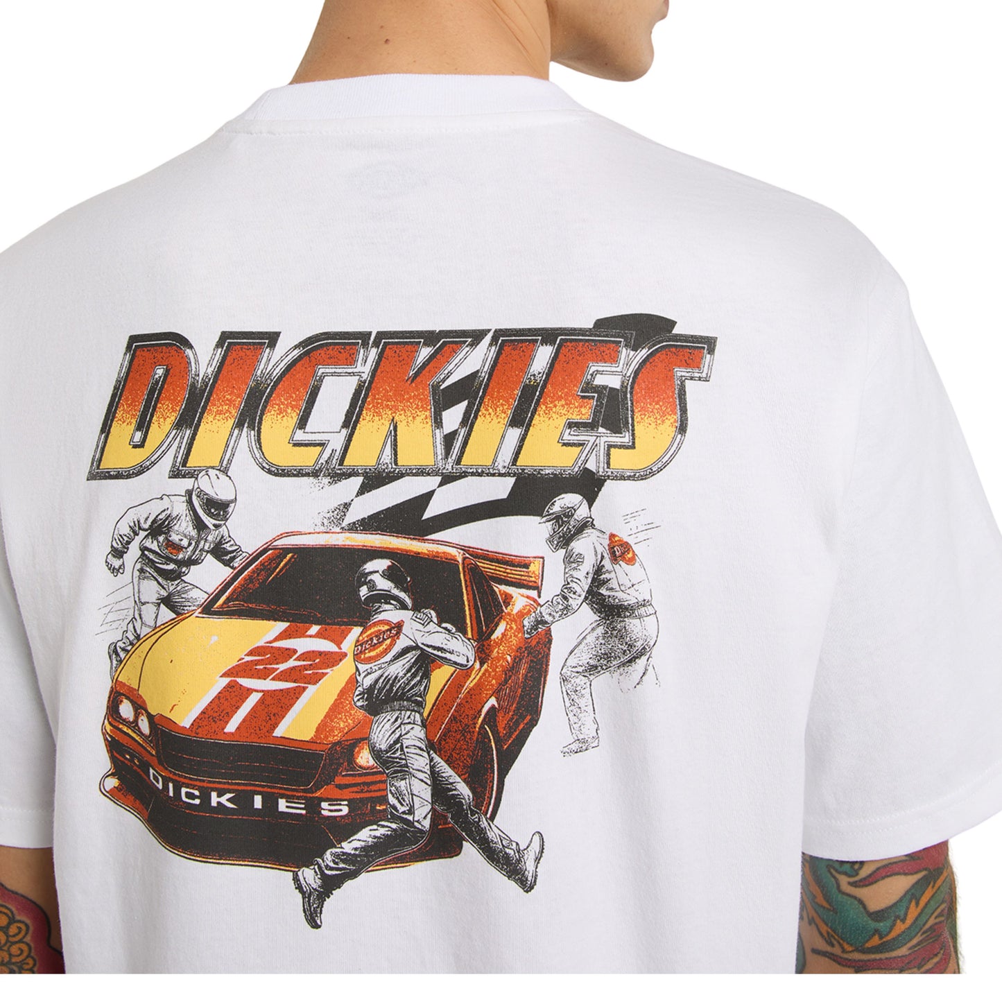 T-Shirt de manga curta para homem Dickies Nashport Pit Crew em Branco. Foto da parte de trás, vestida.