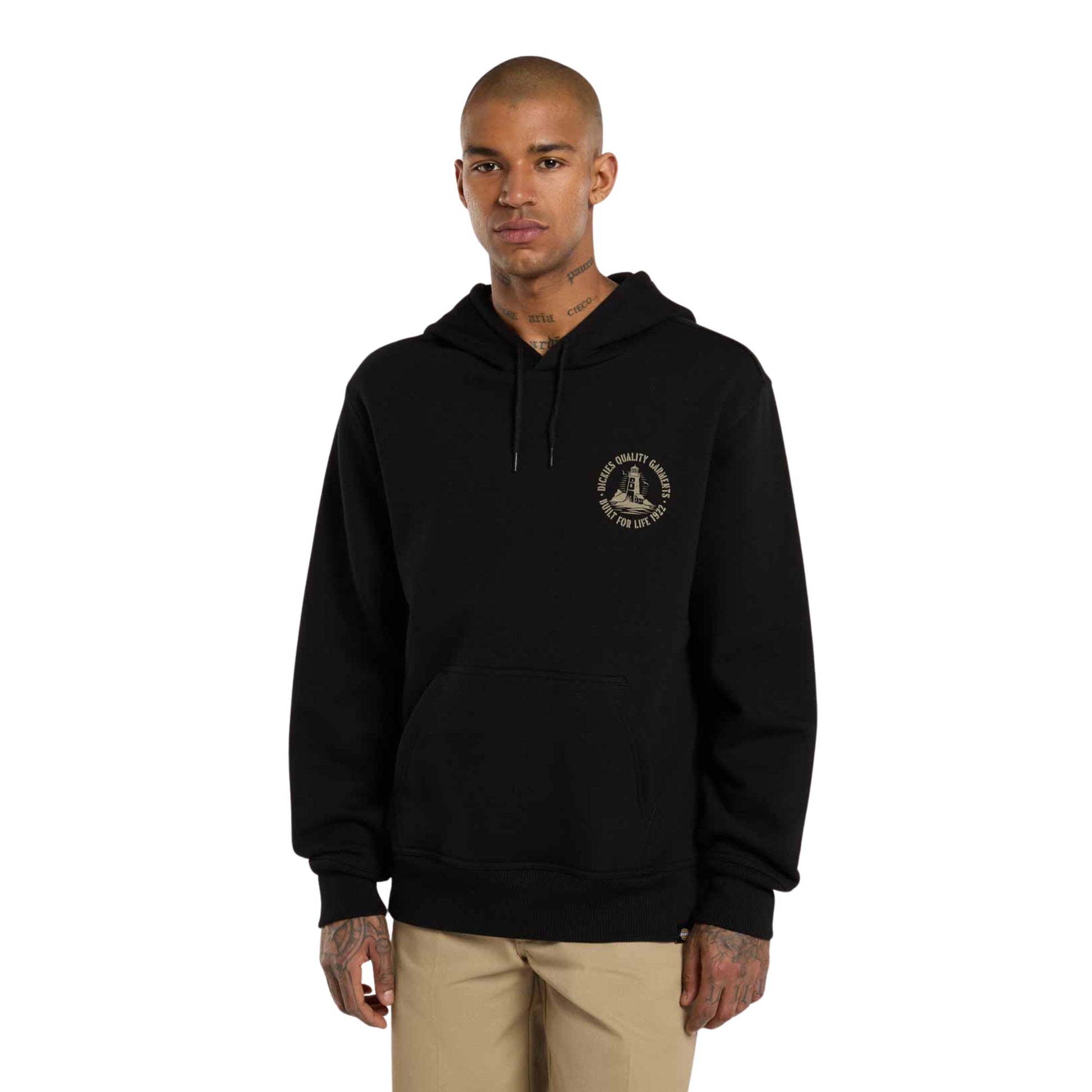 Sweat com carapuço para homem Dickies Parrotsville em preto. Foto da parte da frente, vestida.