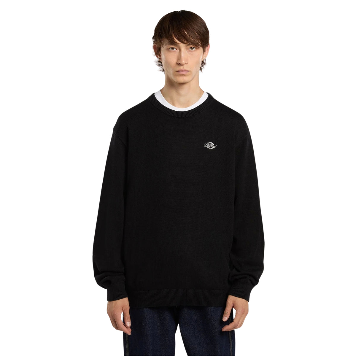 Camisola de malha para homem Dickies Summerdale preta — vista frontal em plano médio, com logótipo Dickies bordado no peito.