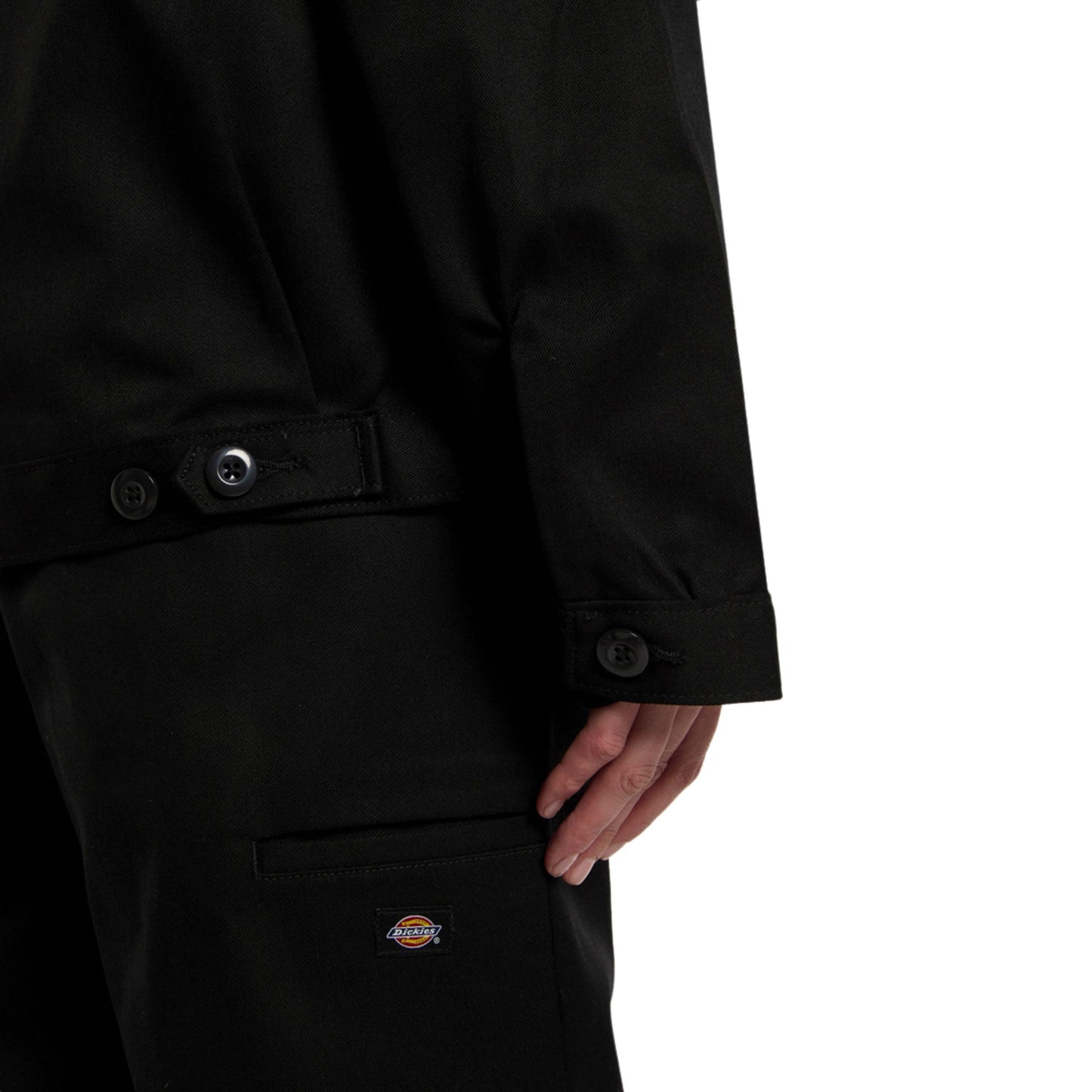 Casaco unissexo Dickies Unlined Eisenhower em Preto. Foto de detalhe da parte de trás, vestido.