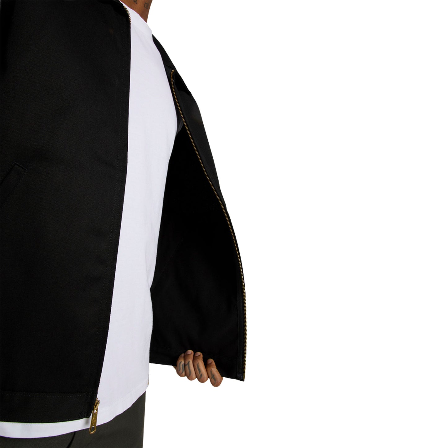 Casaco unissexo Dickies Unlined Eisenhower em Preto. Foto de detalhe da parte da frente, vestido.