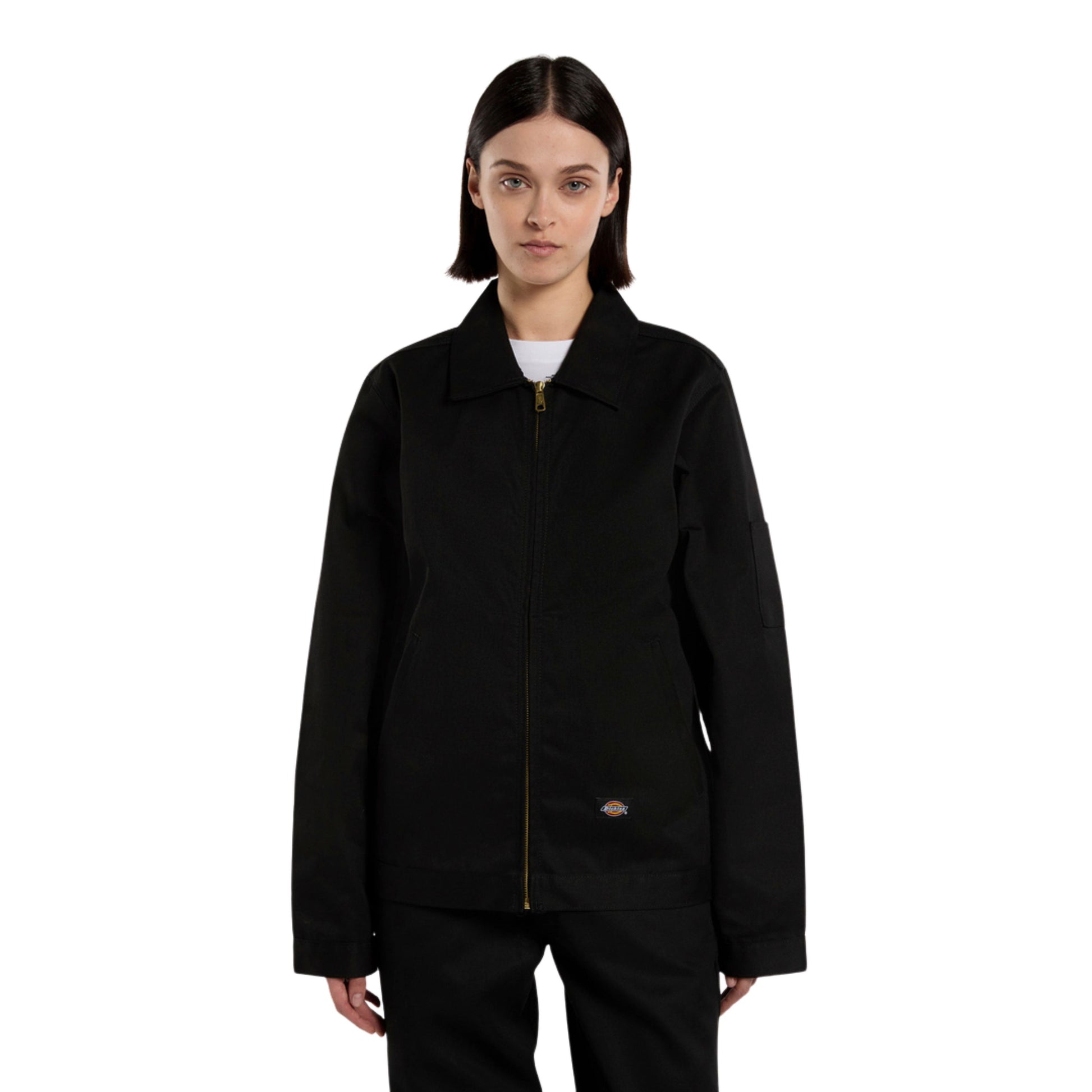 Casaco unissexo Dickies Unlined Eisenhower em Preto. Foto da parte da frente, vestido.