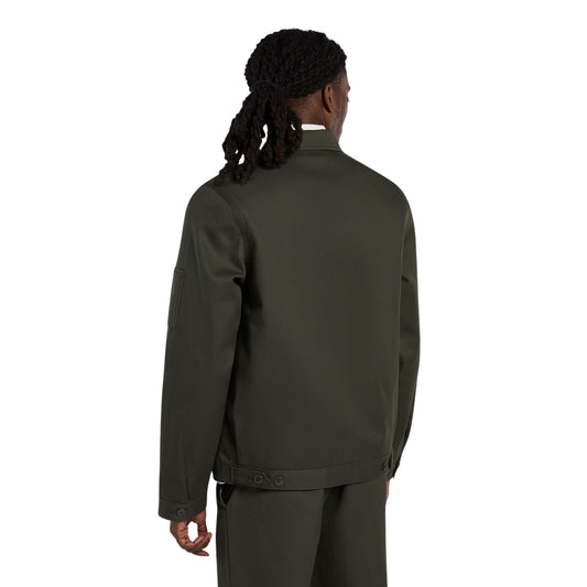 Casaco unissexo Dickies Unlined Eisenhower em Verde Olive. Foto da parte de trás, vestido.
