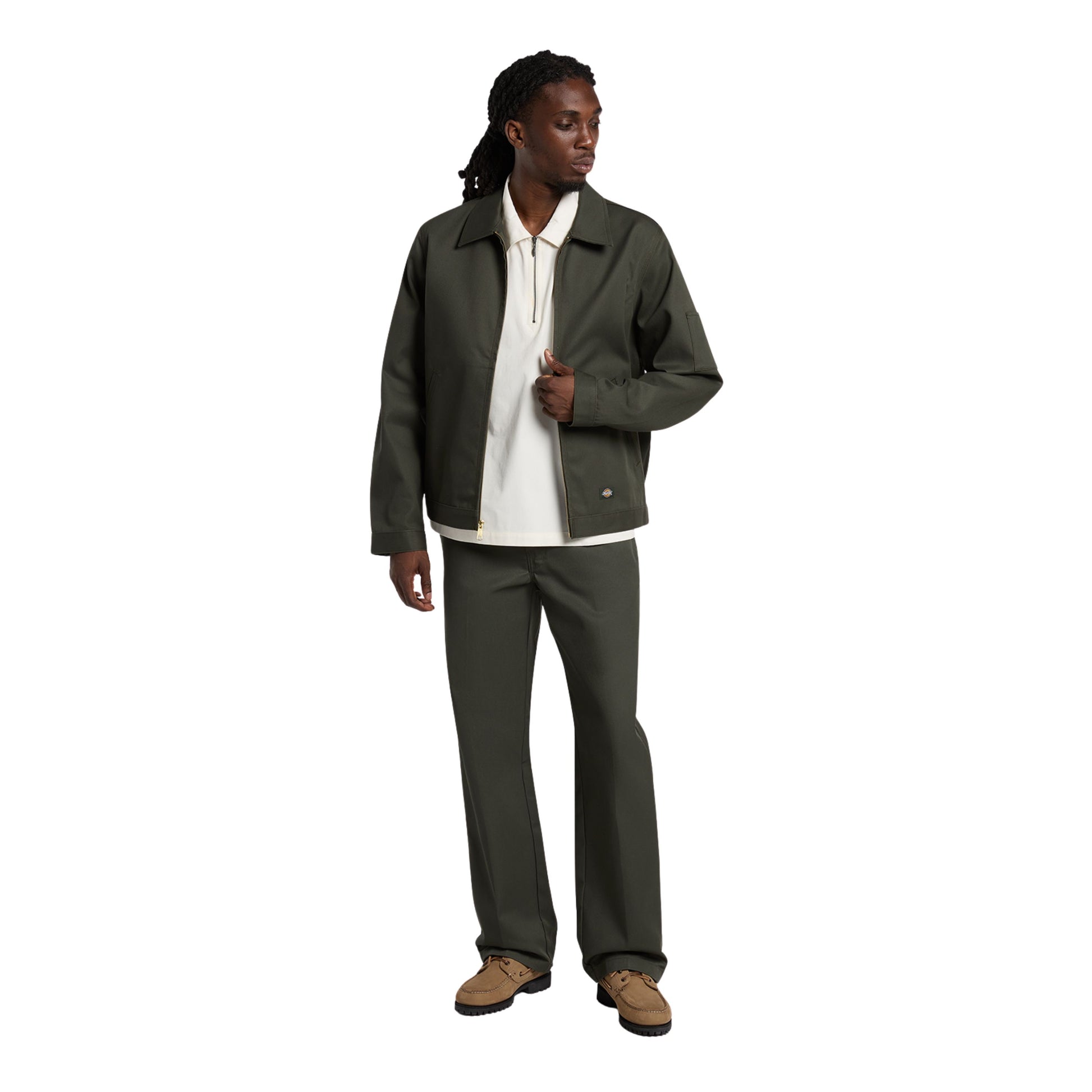Casaco unissexo Dickies Unlined Eisenhower em Verde Olive. Foto da parte da frente, vestido.