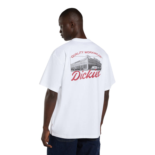 T-Shirt de manga curta para homem Dickies Wellsville em Branco. Foto da parte de trás, vestida.