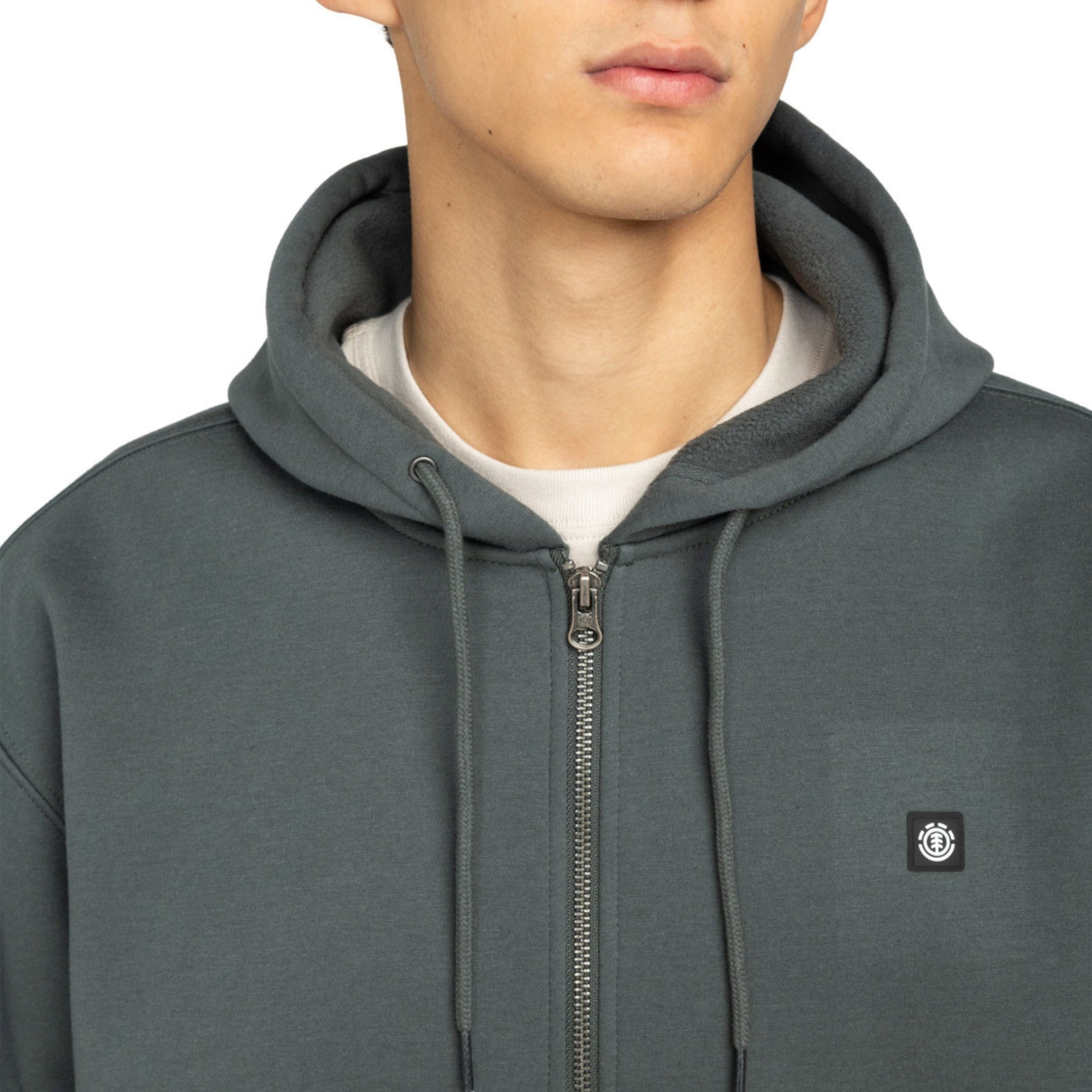 Casaco com carapuço e fecho zipper para homem Element Icon Rain em Ardoise. Foto de detalhe da parte da frente, vestido.