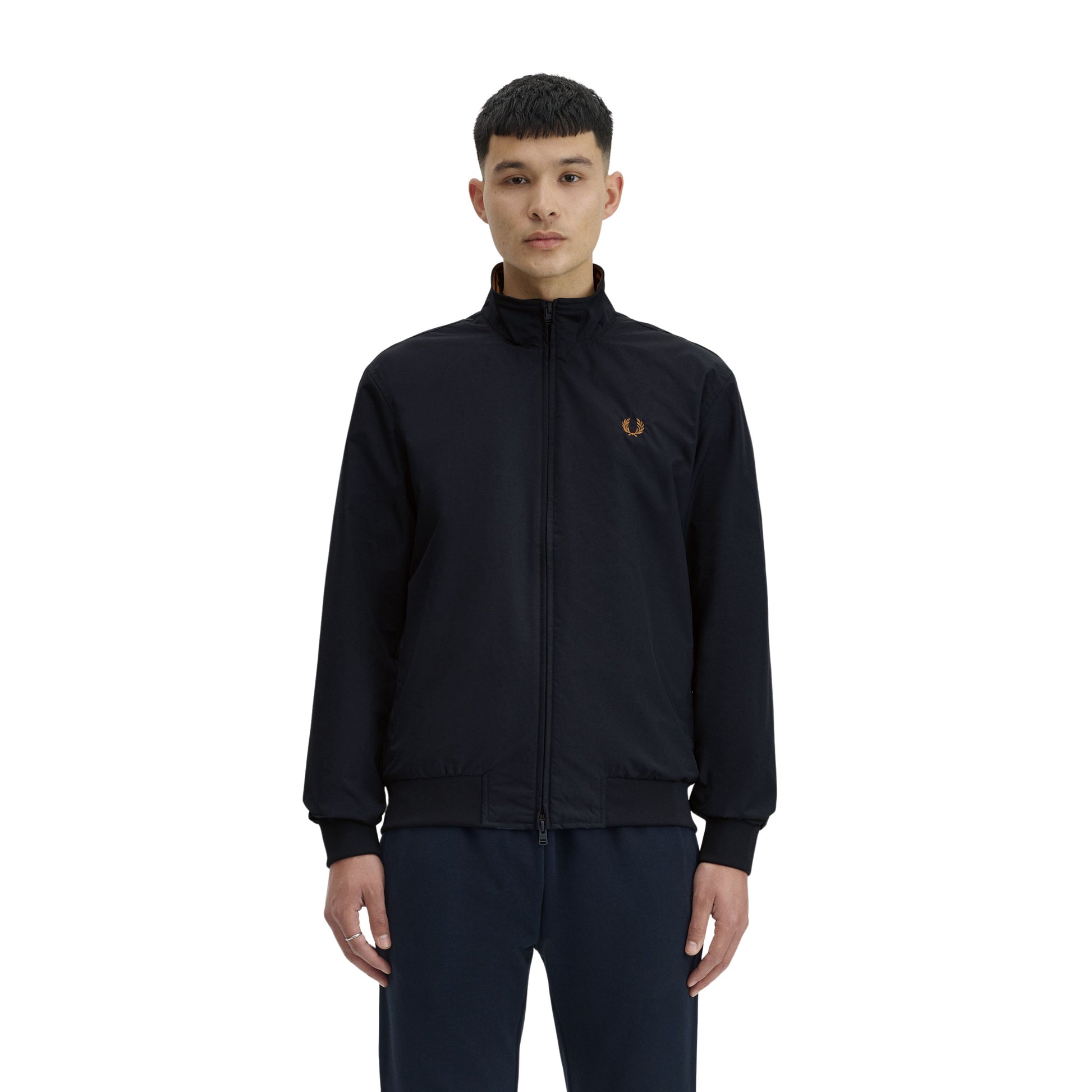 Casaco para homem Fred Perry Bretham em Azul Marinho. Foto da parte da frente, vestido.