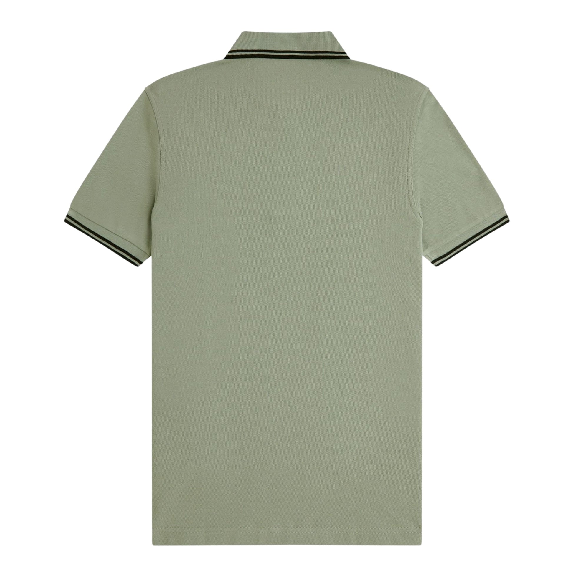 Polo de manga curta para homem Fred Perry M3600 em Seagrass/Preto/Preto. Foto da parte de trás.